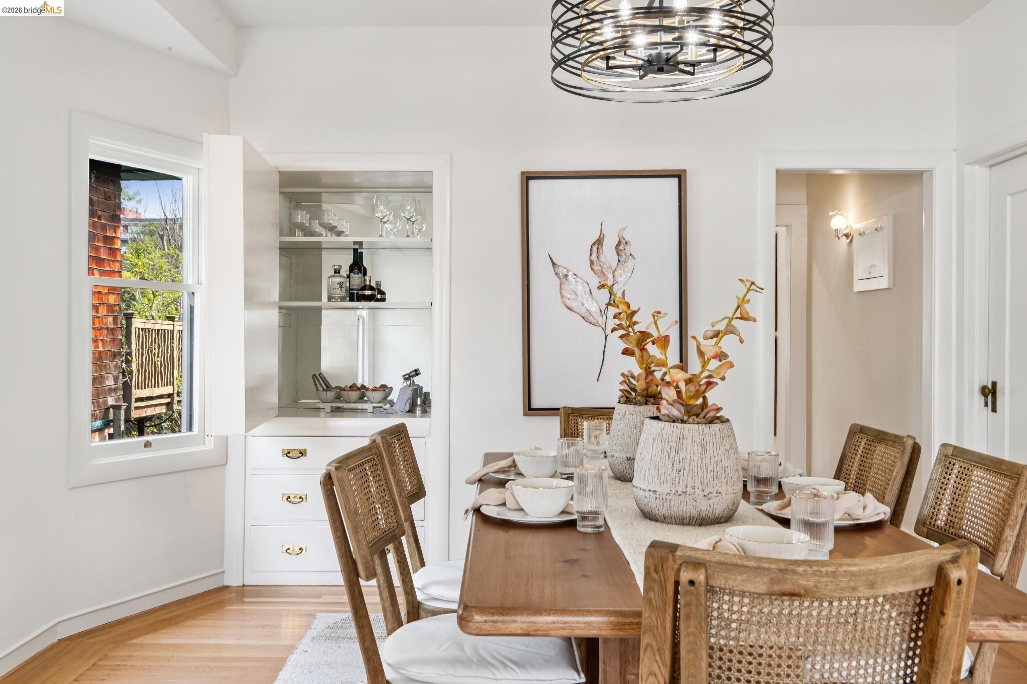 Detail Gallery Image 12 of 35 For 4970 Coronado Avenue, Oakland,  CA 94618 - 2 Beds | 2 Baths