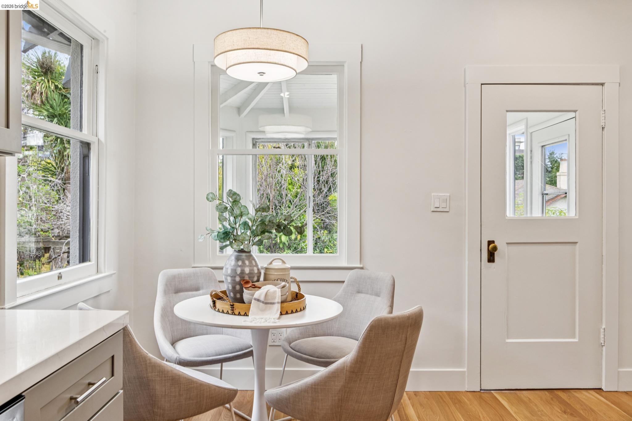 Detail Gallery Image 19 of 35 For 4970 Coronado Avenue, Oakland,  CA 94618 - 2 Beds | 2 Baths