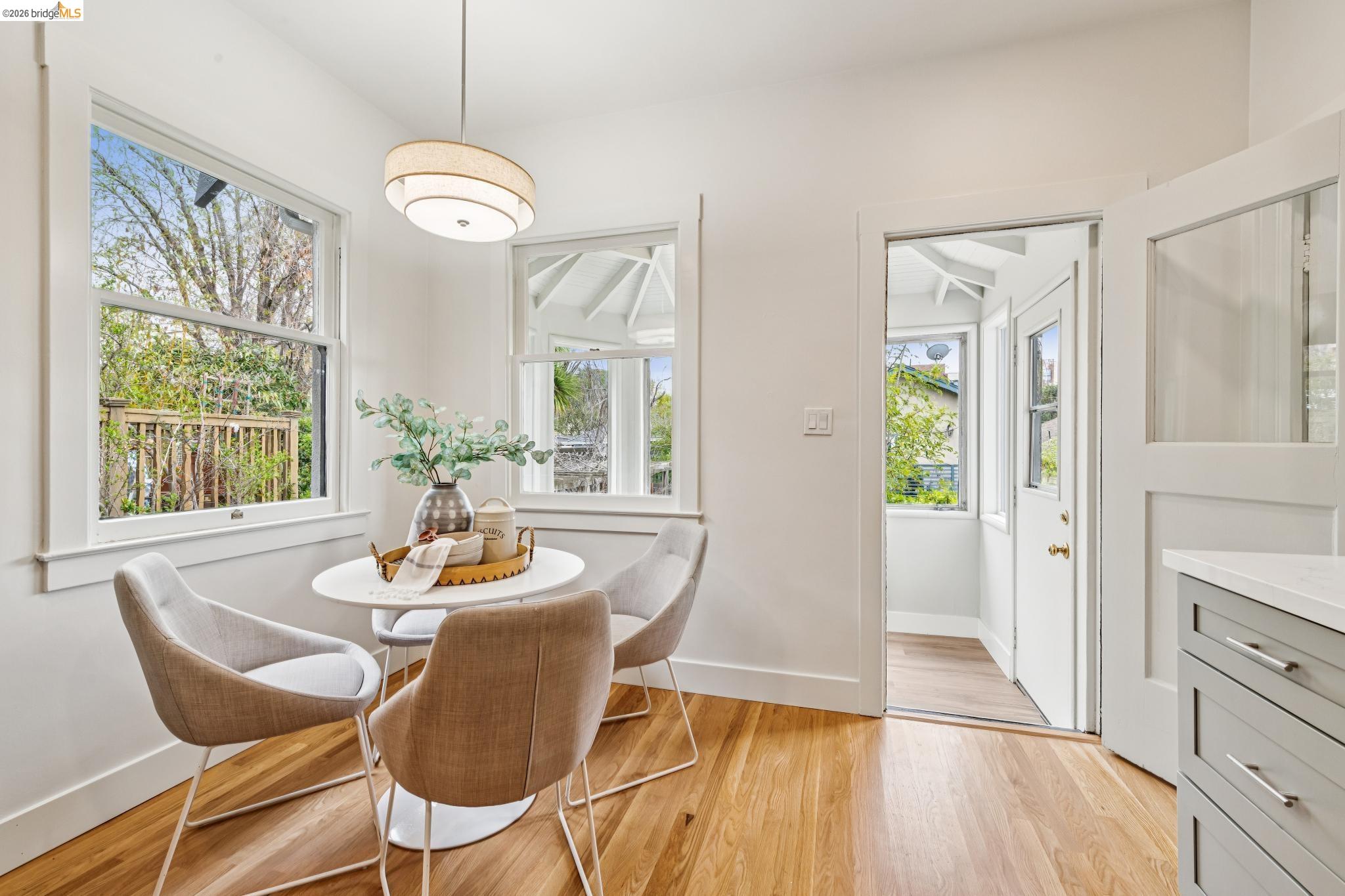 Detail Gallery Image 21 of 35 For 4970 Coronado Avenue, Oakland,  CA 94618 - 2 Beds | 2 Baths