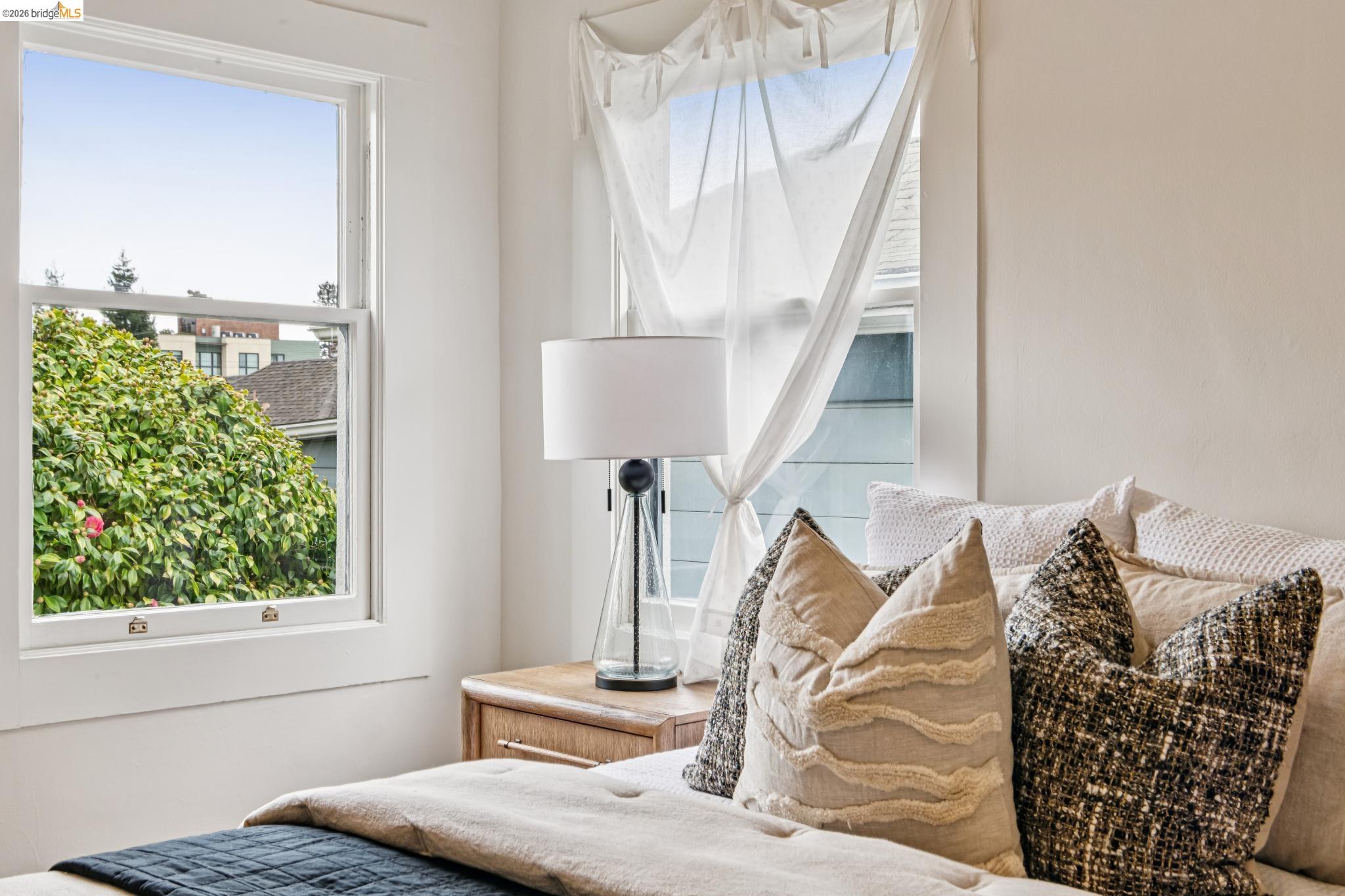 Detail Gallery Image 26 of 35 For 4970 Coronado Avenue, Oakland,  CA 94618 - 2 Beds | 2 Baths