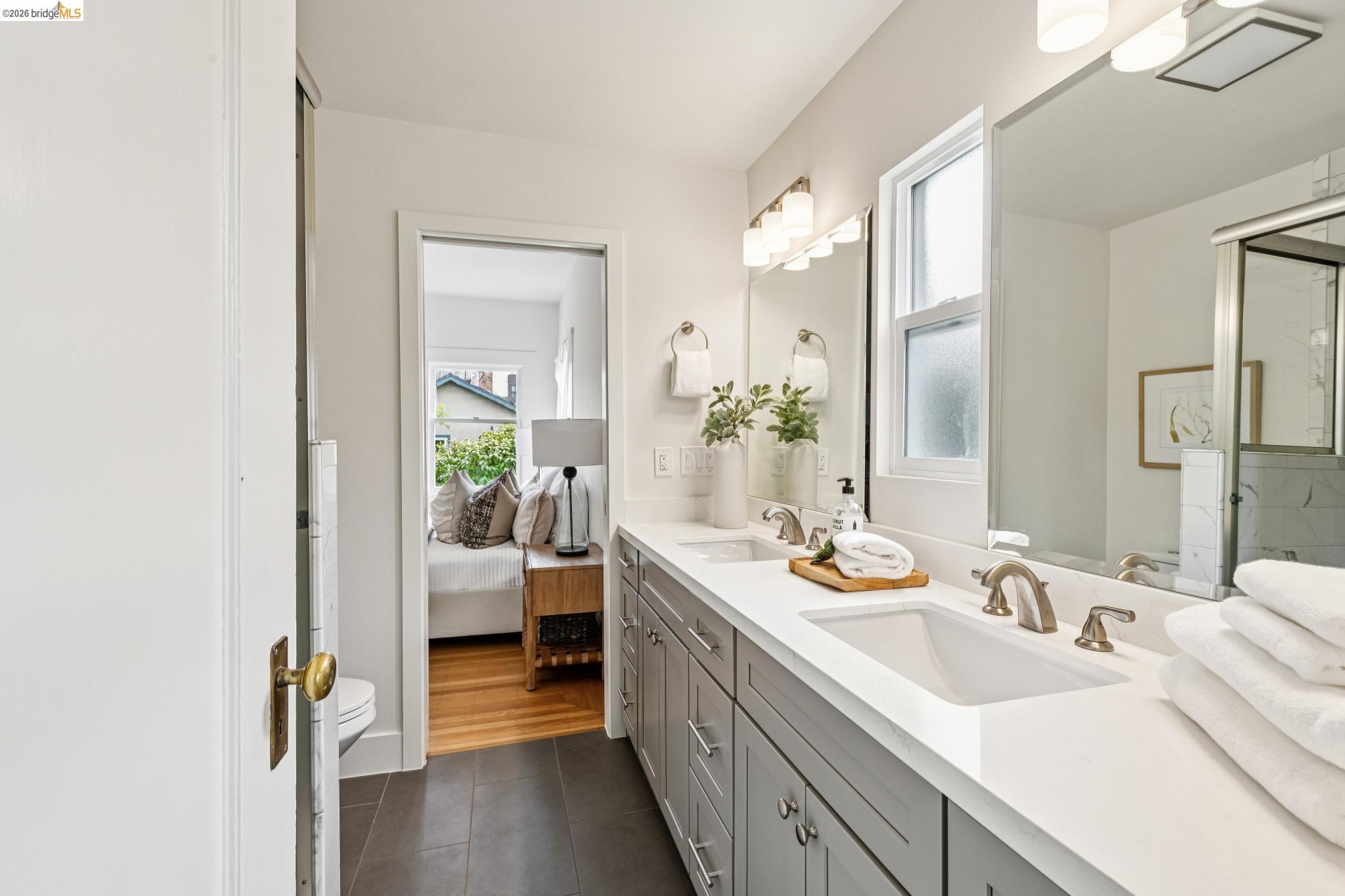 Detail Gallery Image 30 of 35 For 4970 Coronado Avenue, Oakland,  CA 94618 - 2 Beds | 2 Baths