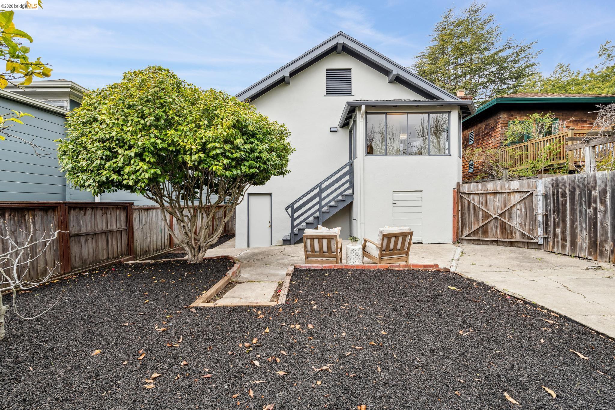 Detail Gallery Image 34 of 35 For 4970 Coronado Avenue, Oakland,  CA 94618 - 2 Beds | 2 Baths