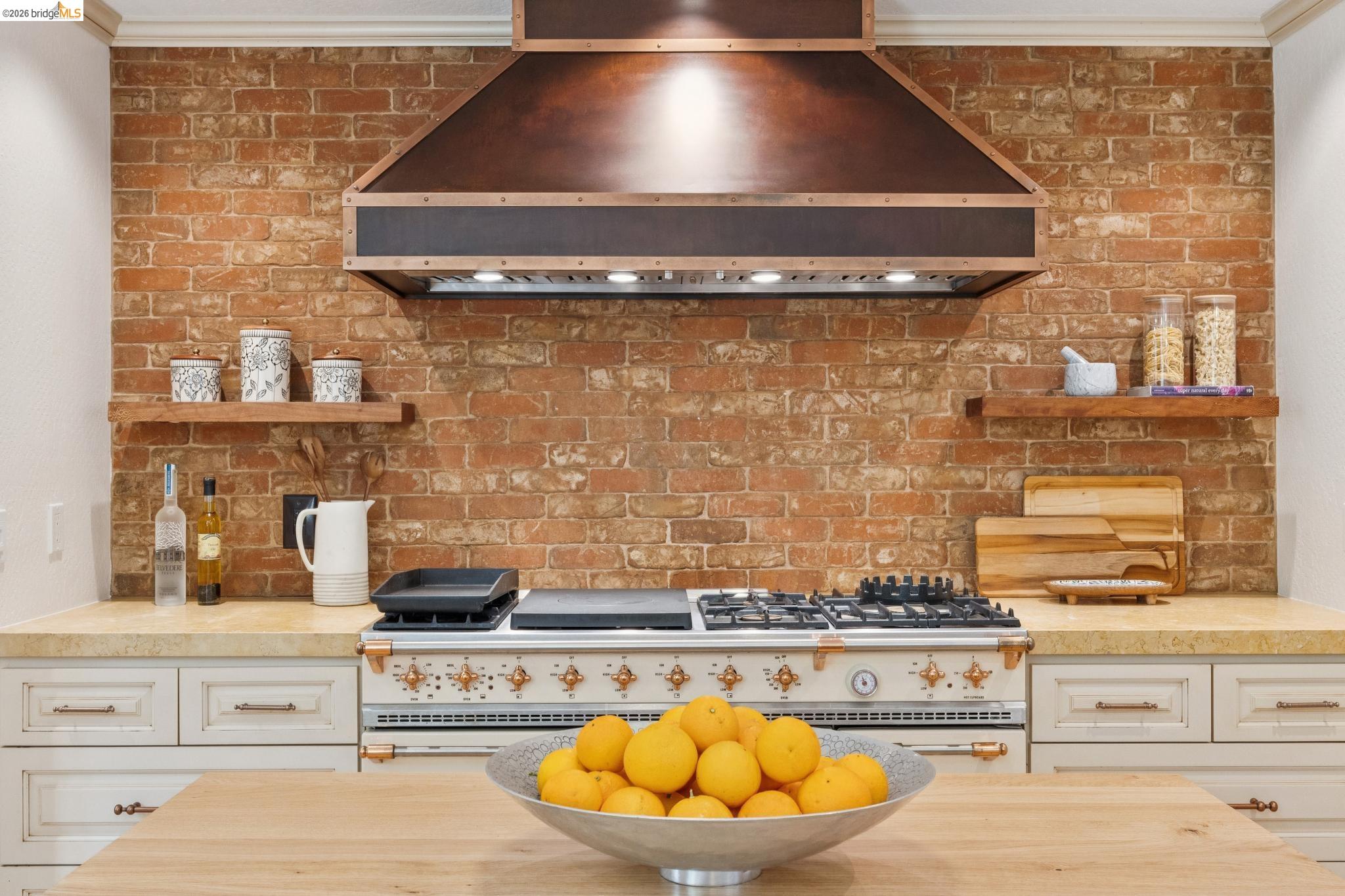 Detail Gallery Image 13 of 60 For 4450 Turner Ave, Oakland,  CA 94605 - 4 Beds | 3 Baths