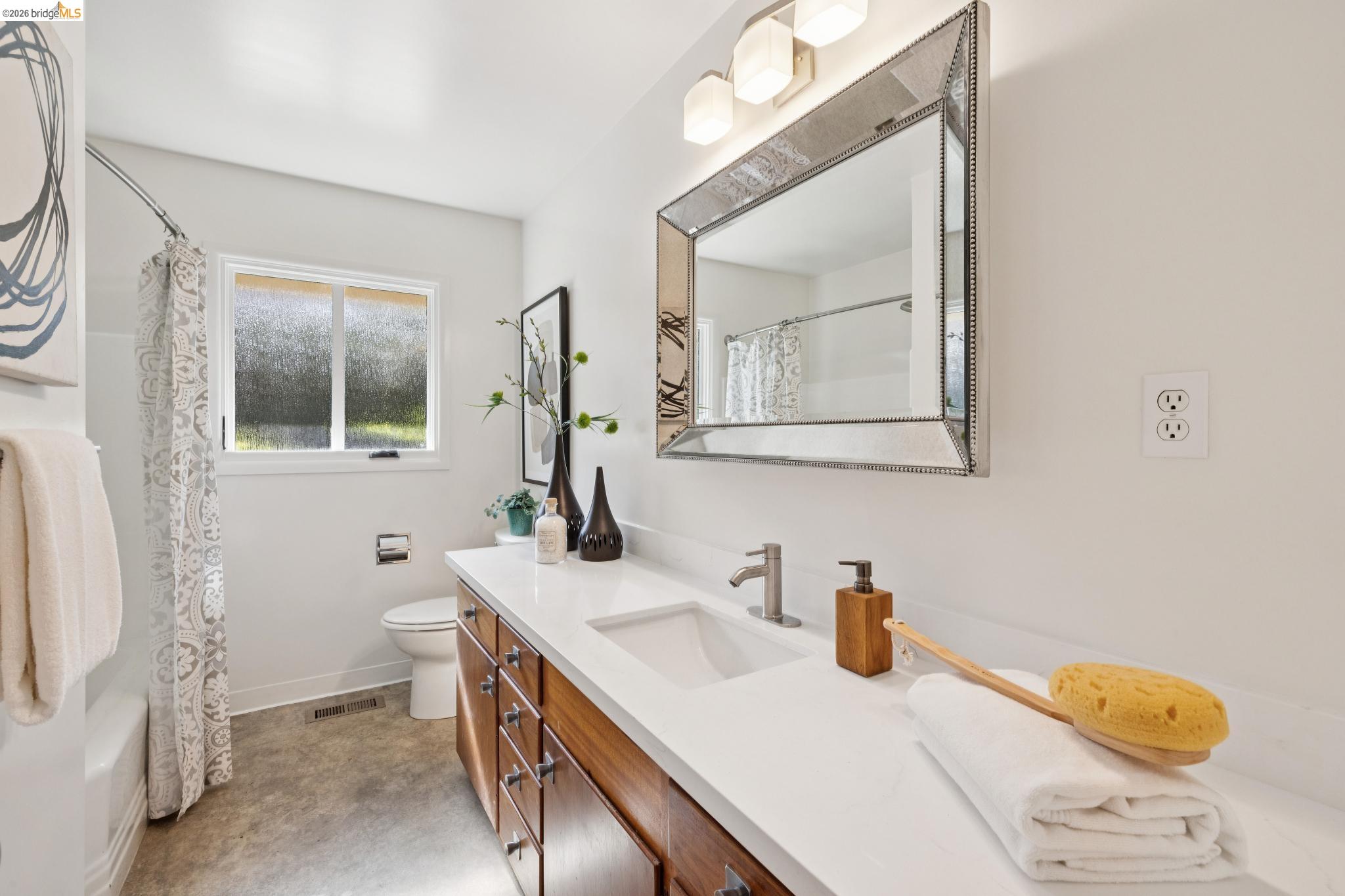 Detail Gallery Image 31 of 60 For 4450 Turner Ave, Oakland,  CA 94605 - 4 Beds | 3 Baths