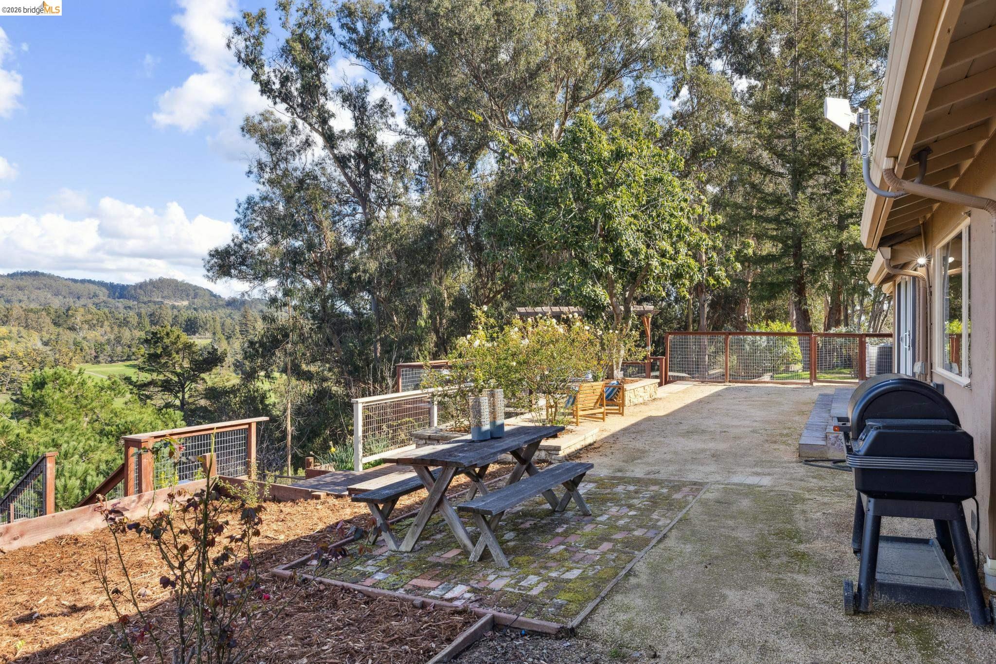 Detail Gallery Image 37 of 60 For 4450 Turner Ave, Oakland,  CA 94605 - 4 Beds | 3 Baths