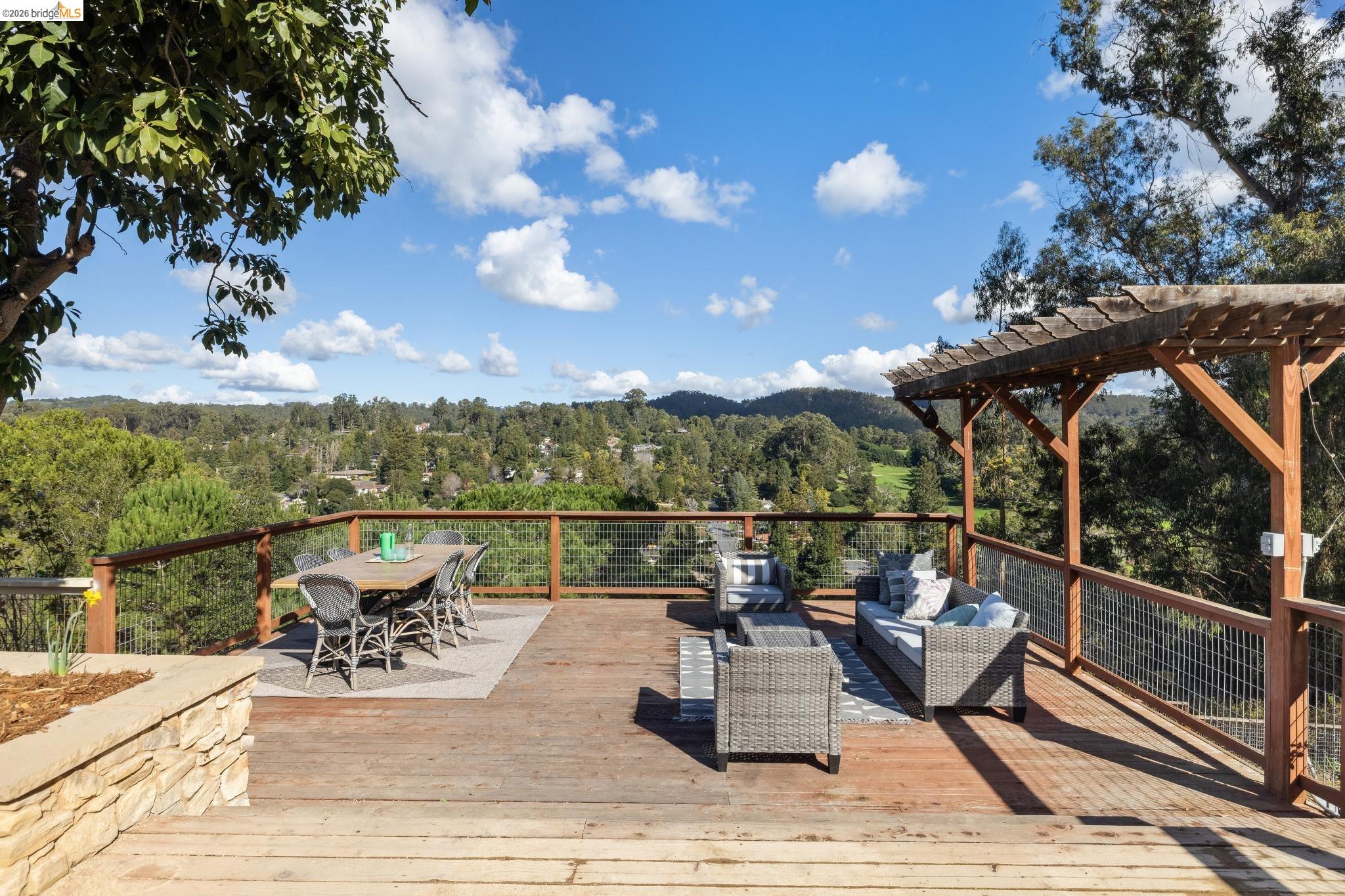 Detail Gallery Image 40 of 60 For 4450 Turner Ave, Oakland,  CA 94605 - 4 Beds | 3 Baths