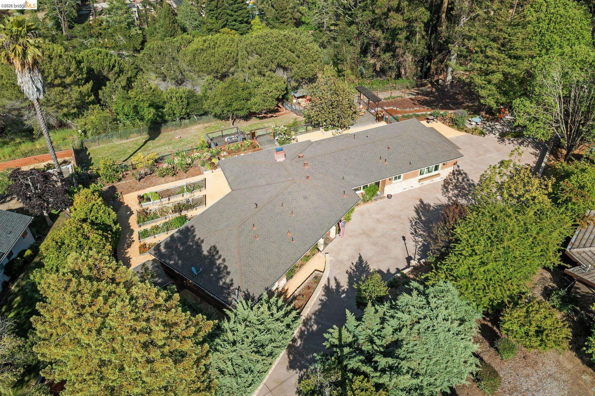 Detail Gallery Image 55 of 60 For 4450 Turner Ave, Oakland,  CA 94605 - 4 Beds | 3 Baths