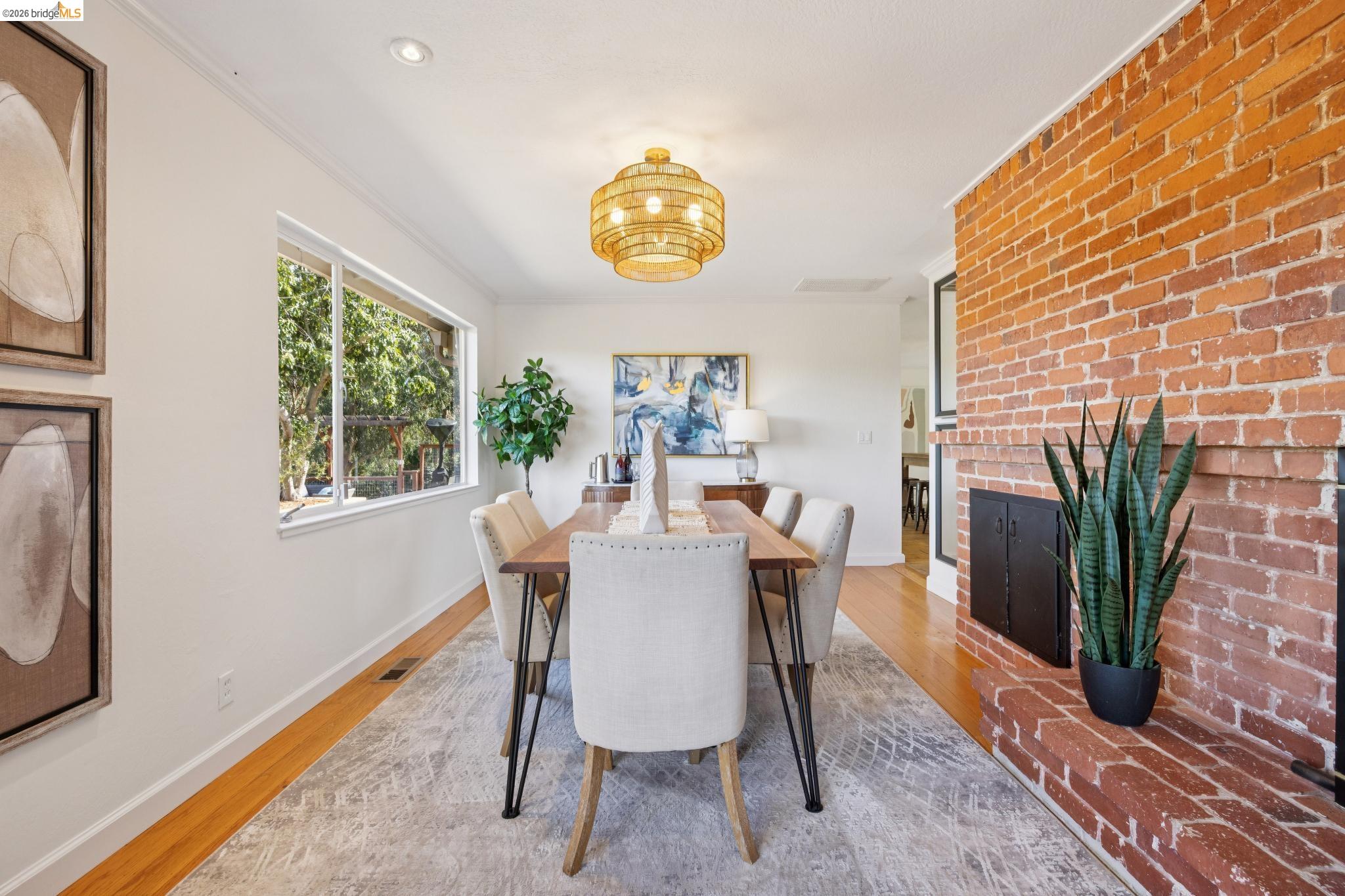 Detail Gallery Image 9 of 60 For 4450 Turner Ave, Oakland,  CA 94605 - 4 Beds | 3 Baths