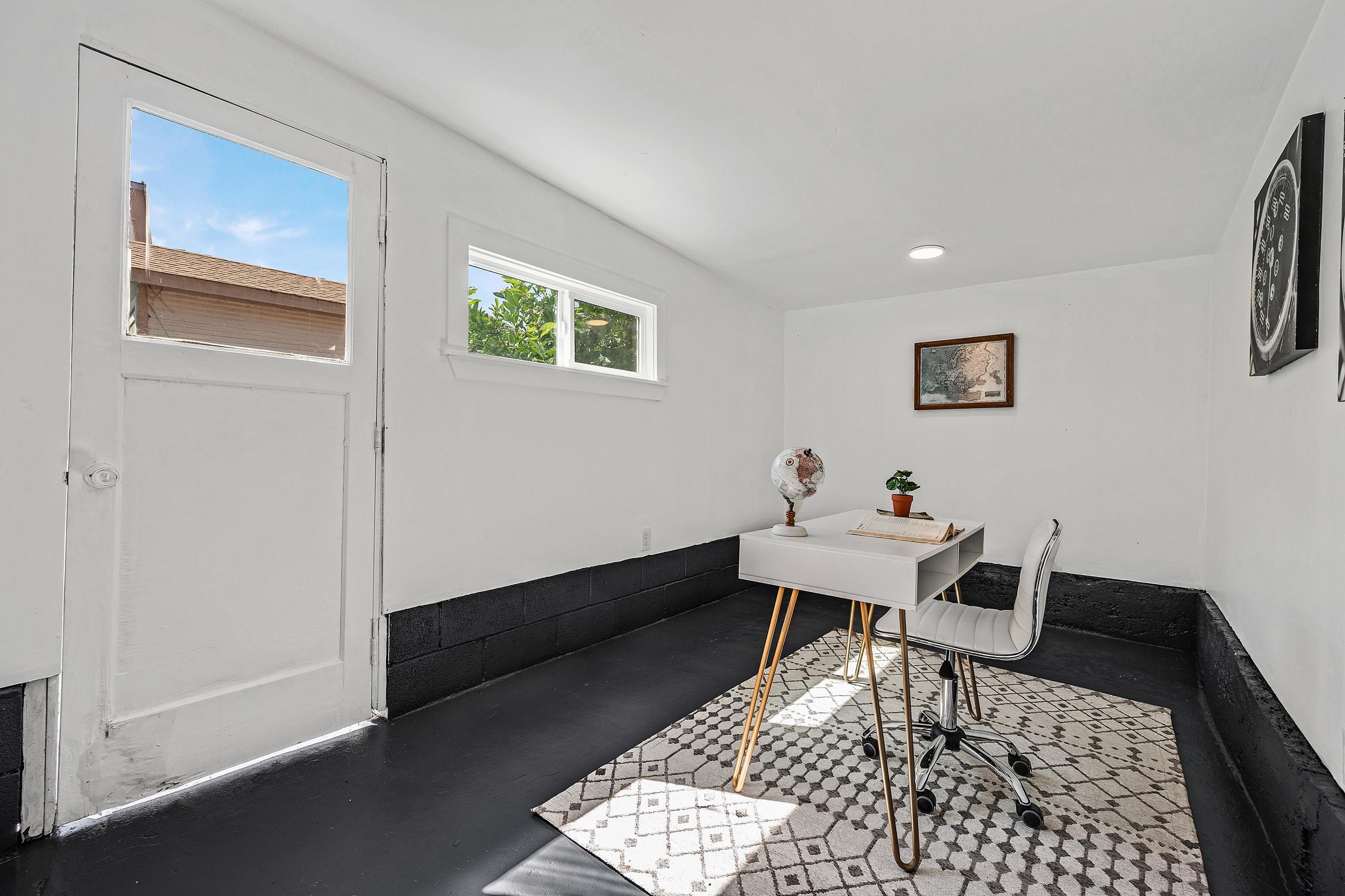 Detail Gallery Image 11 of 16 For 5407 Roberts Ave, Oakland,  CA 94619 - 2 Beds | 1 Baths