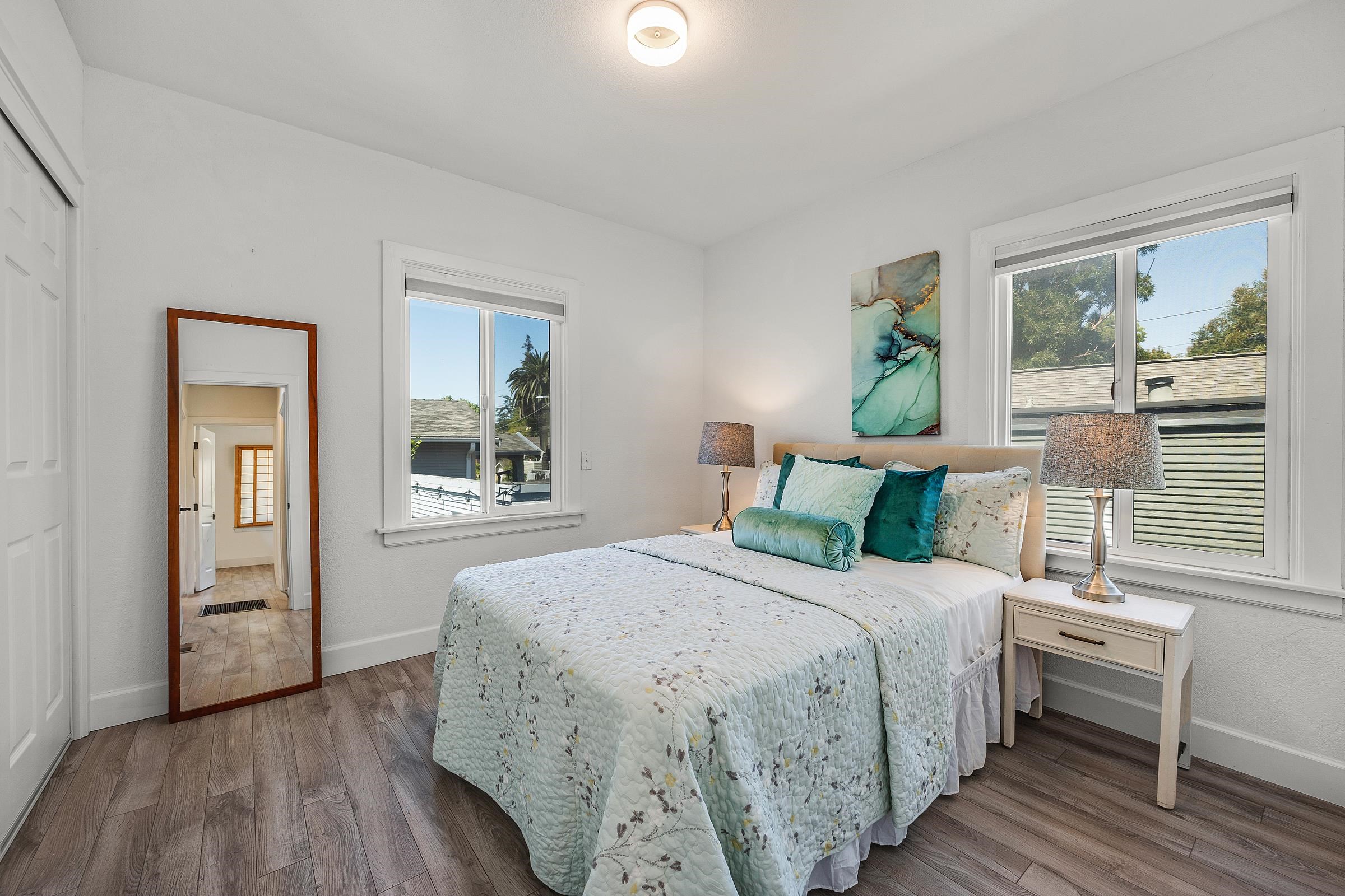 Detail Gallery Image 8 of 16 For 5407 Roberts Ave, Oakland,  CA 94619 - 2 Beds | 1 Baths