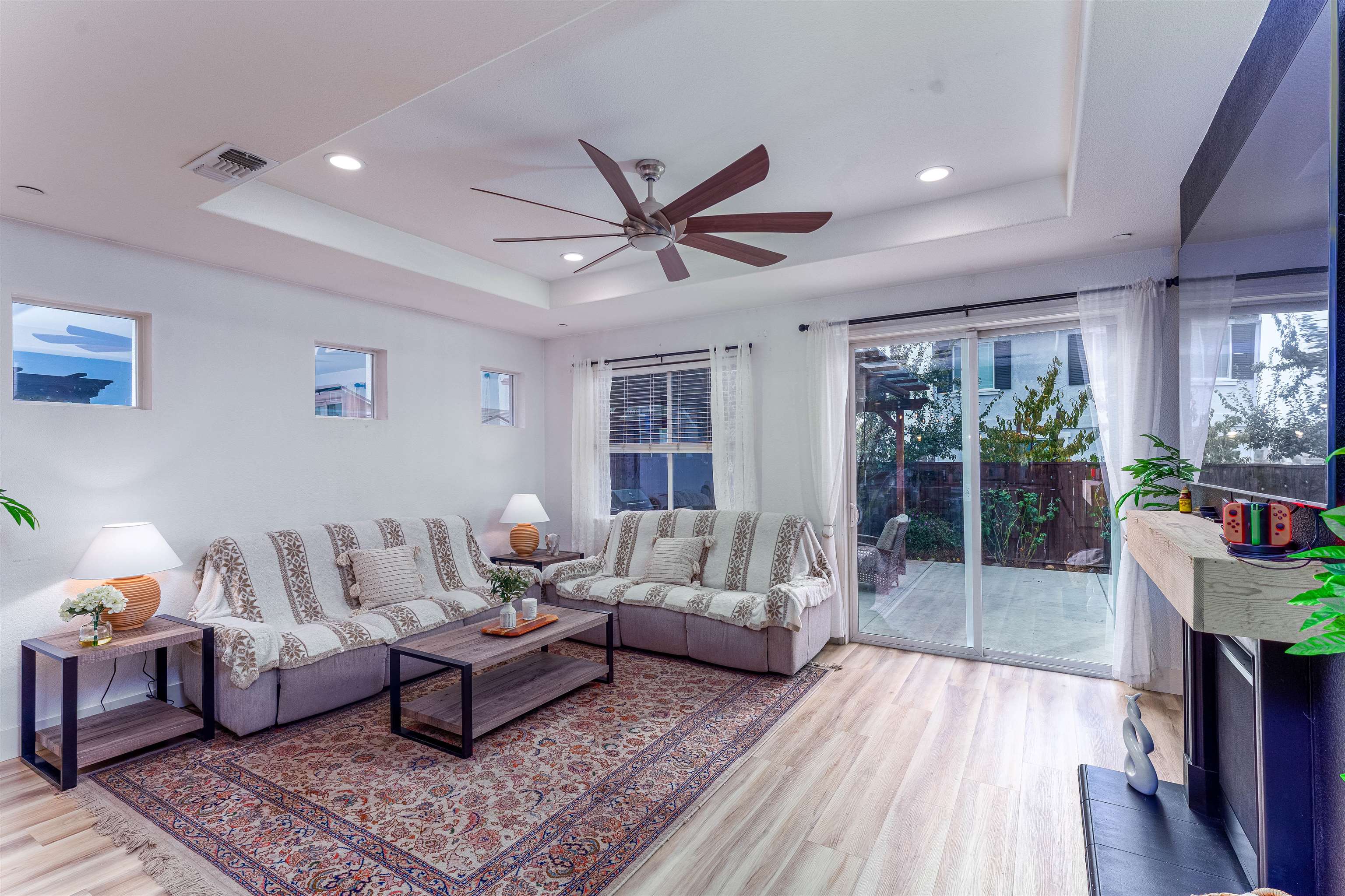 Detail Gallery Image 16 of 37 For 353 Barn Dance Way, Oakley,  CA 94561 - 4 Beds | 3 Baths