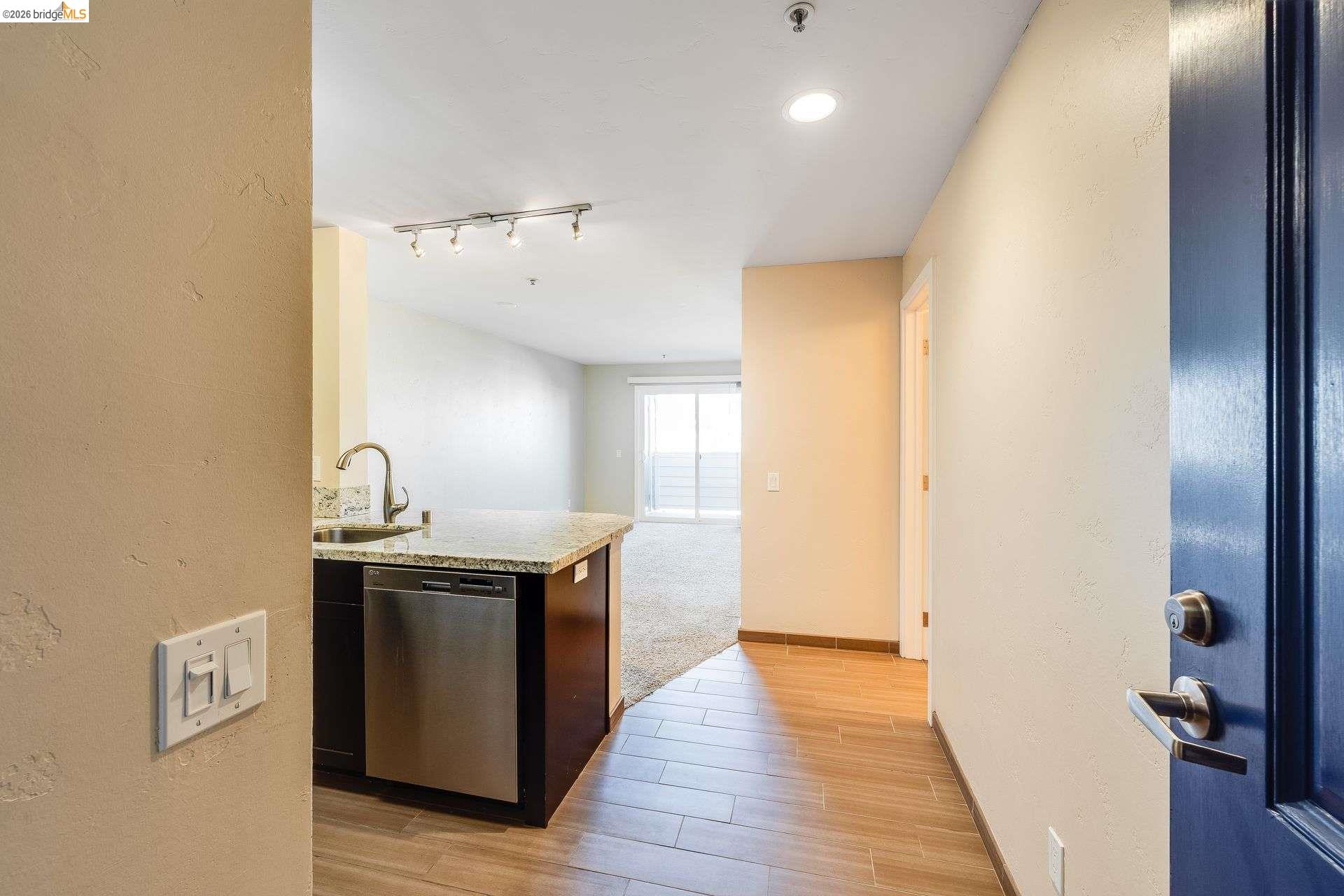 Front Image Thumbnail for EB41124382