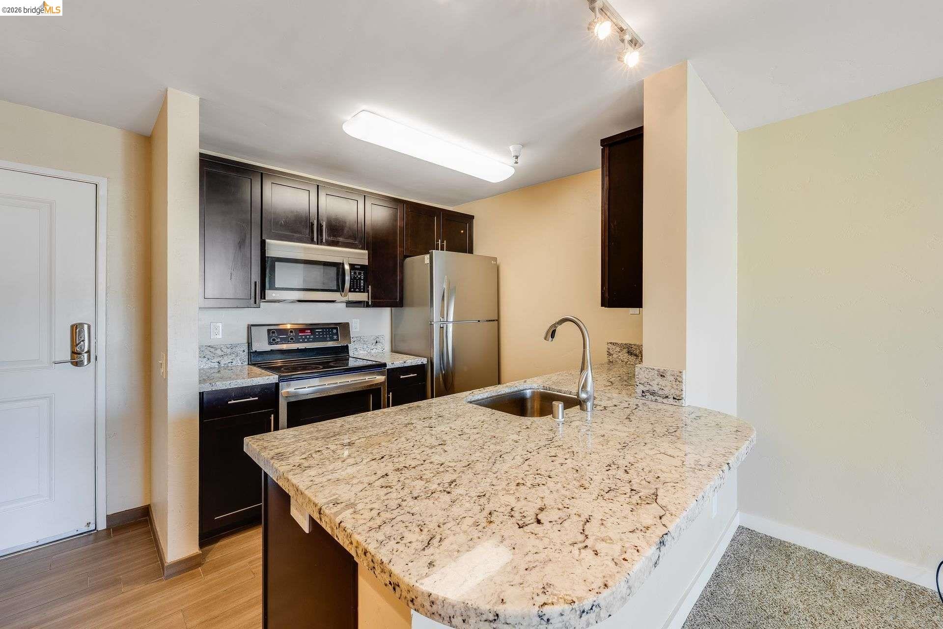 Photo #2: 41124382 Listing: Photo #2