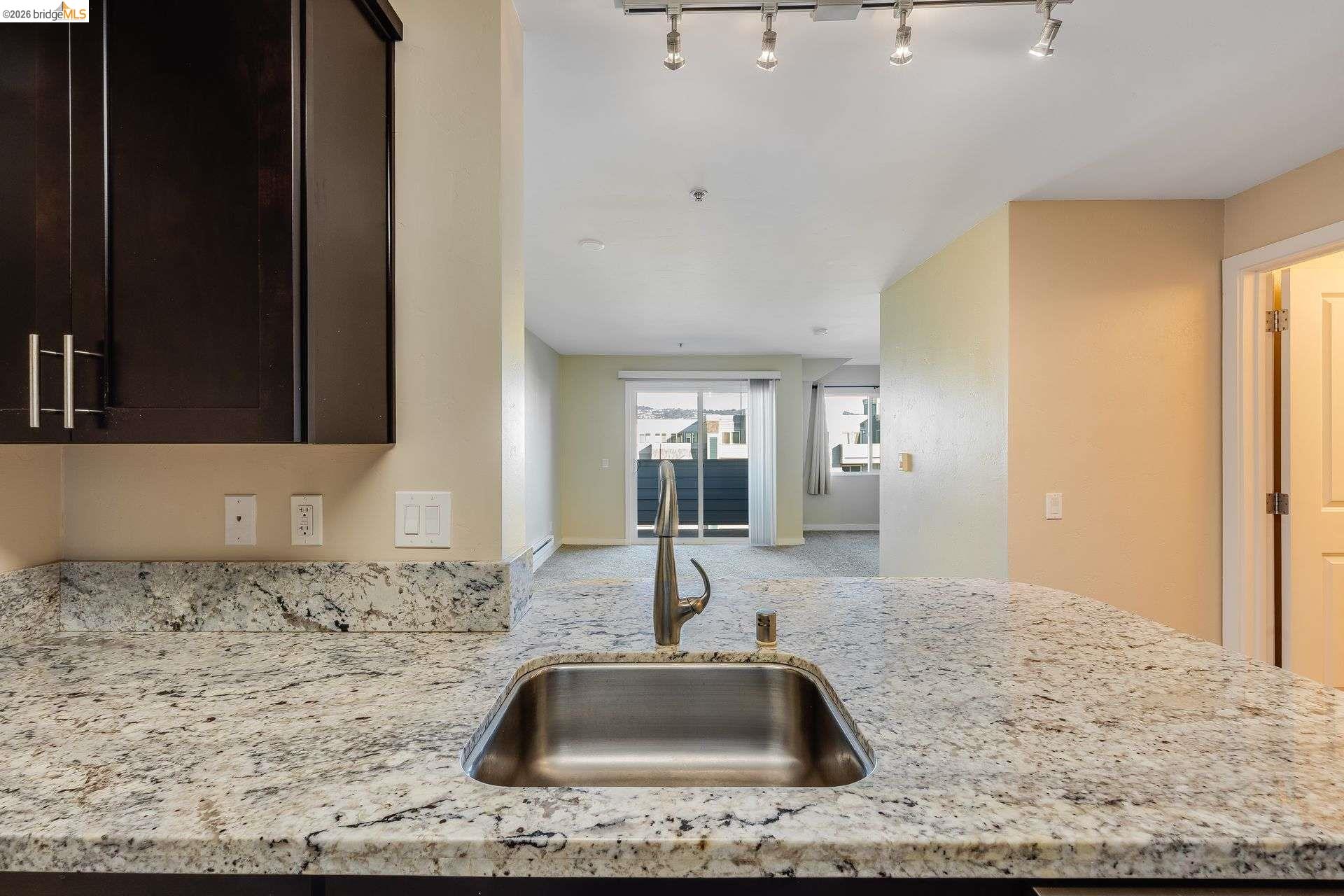 Photo #6: 41124382 Listing: Photo #6