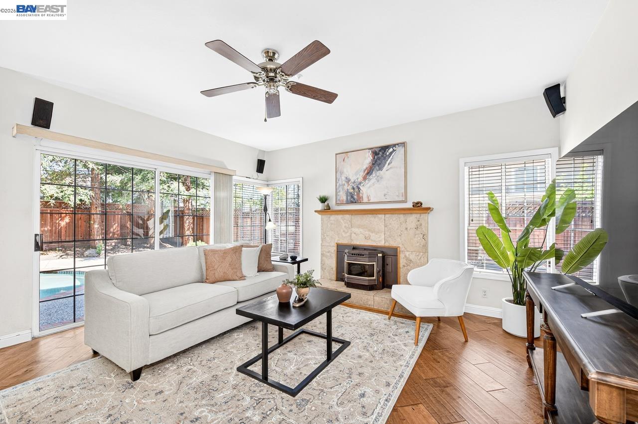 Detail Gallery Image 16 of 46 For 579 Amberwood Way, Livermore,  CA 94551 - 4 Beds | 3 Baths