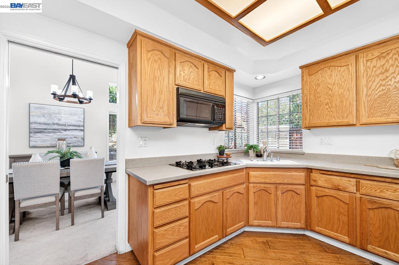 Detail Gallery Image 18 of 46 For 579 Amberwood Way, Livermore,  CA 94551 - 4 Beds | 3 Baths