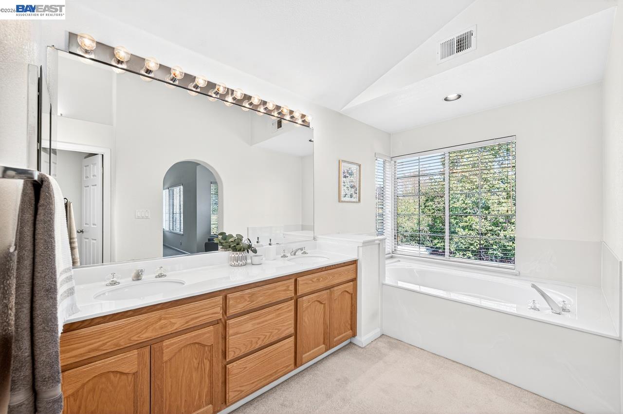 Detail Gallery Image 33 of 46 For 579 Amberwood Way, Livermore,  CA 94551 - 4 Beds | 3 Baths