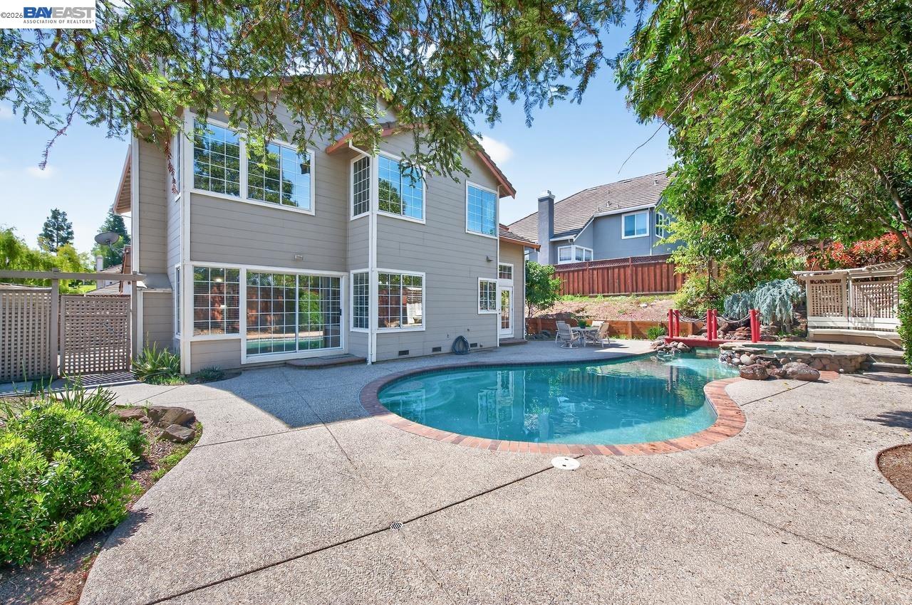 Detail Gallery Image 7 of 46 For 579 Amberwood Way, Livermore,  CA 94551 - 4 Beds | 3 Baths