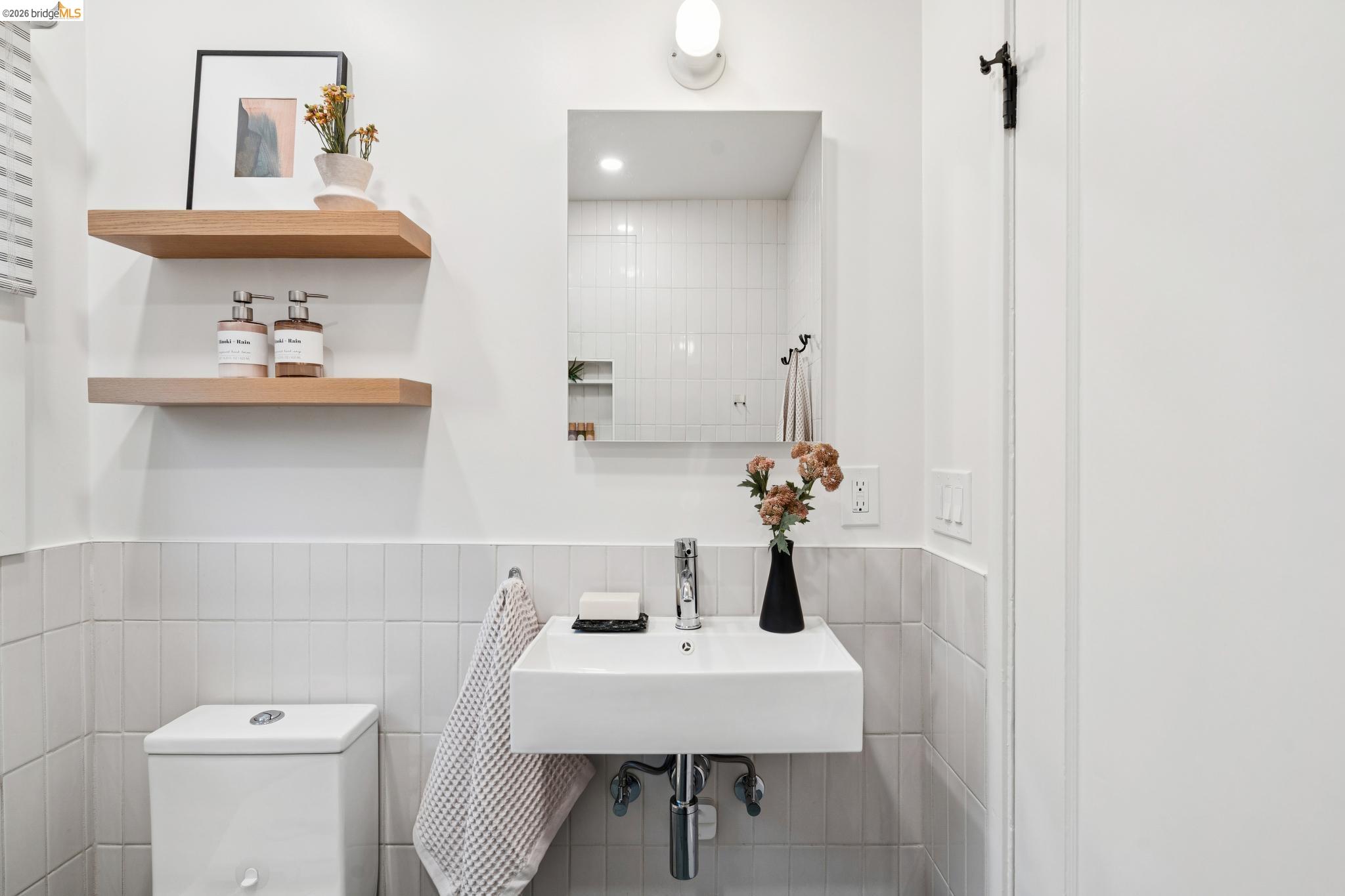 Detail Gallery Image 22 of 29 For 3545 Redding St, Oakland,  CA 94619 - 2 Beds | 2 Baths