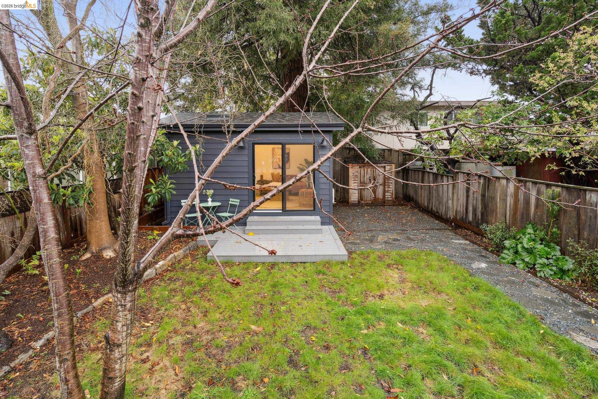 Detail Gallery Image 26 of 29 For 3545 Redding St, Oakland,  CA 94619 - 2 Beds | 2 Baths