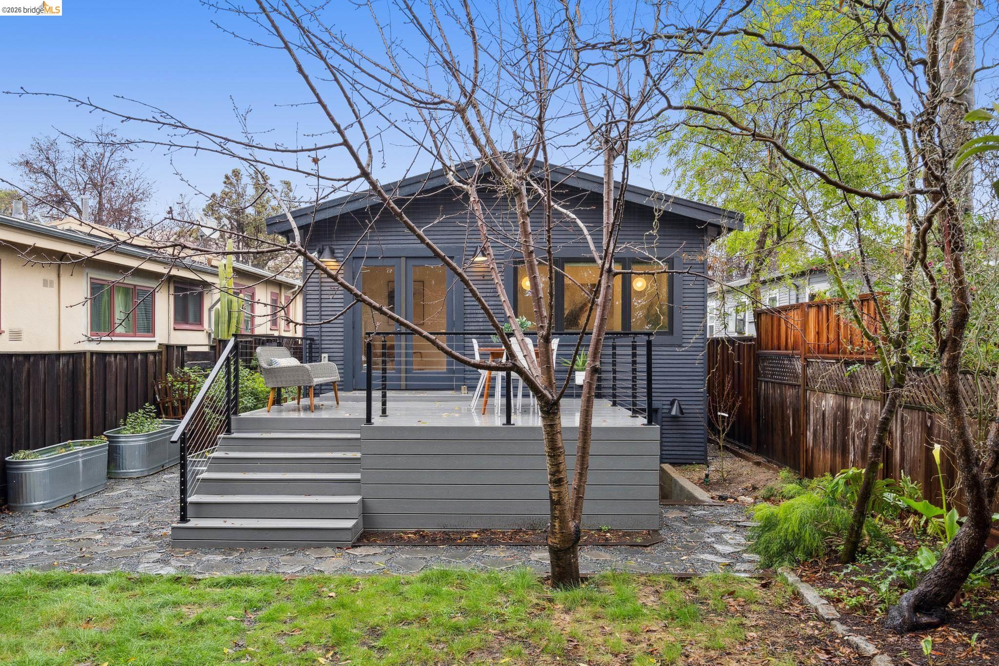 Detail Gallery Image 27 of 29 For 3545 Redding St, Oakland,  CA 94619 - 2 Beds | 2 Baths