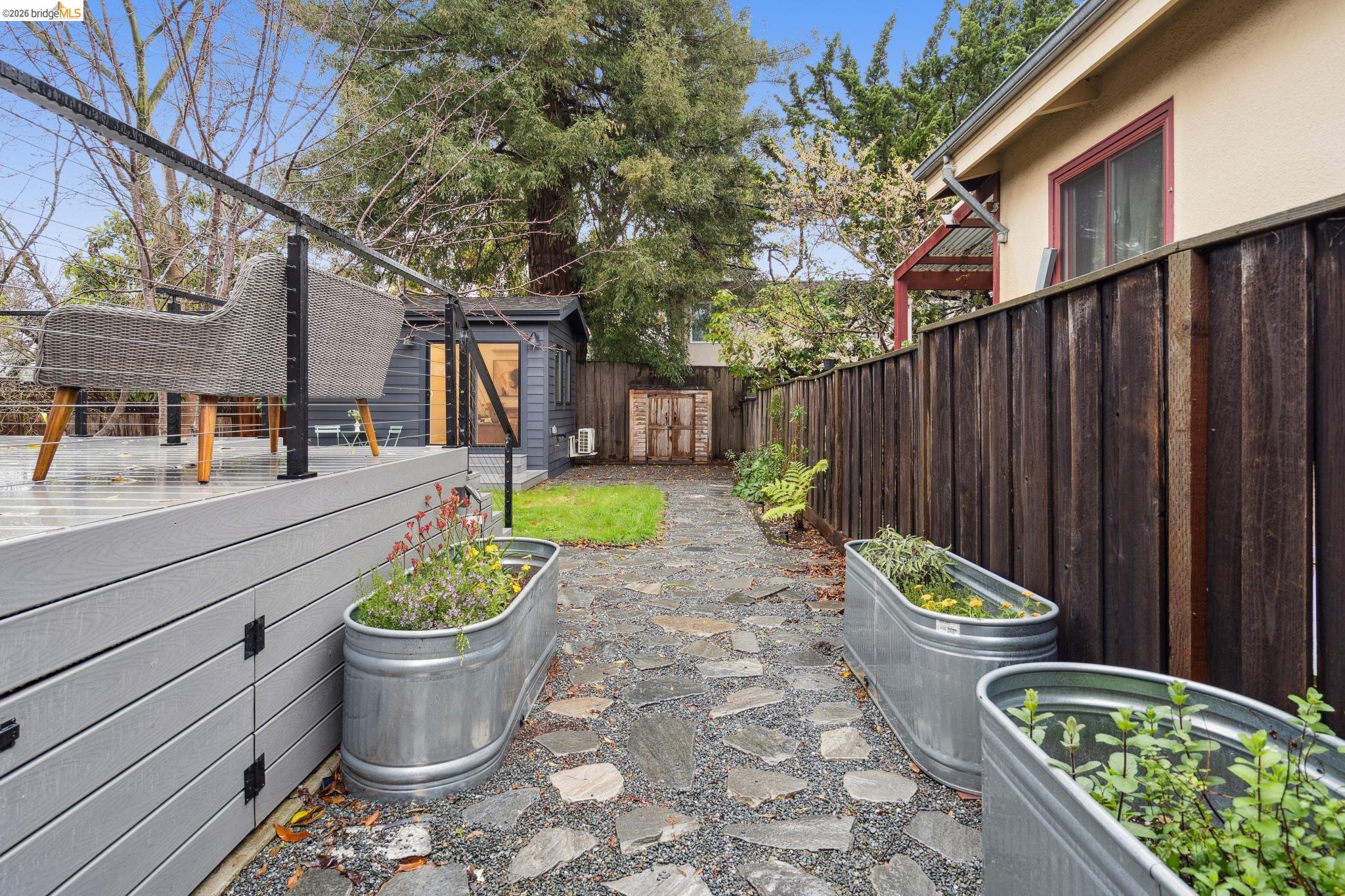 Detail Gallery Image 28 of 29 For 3545 Redding St, Oakland,  CA 94619 - 2 Beds | 2 Baths