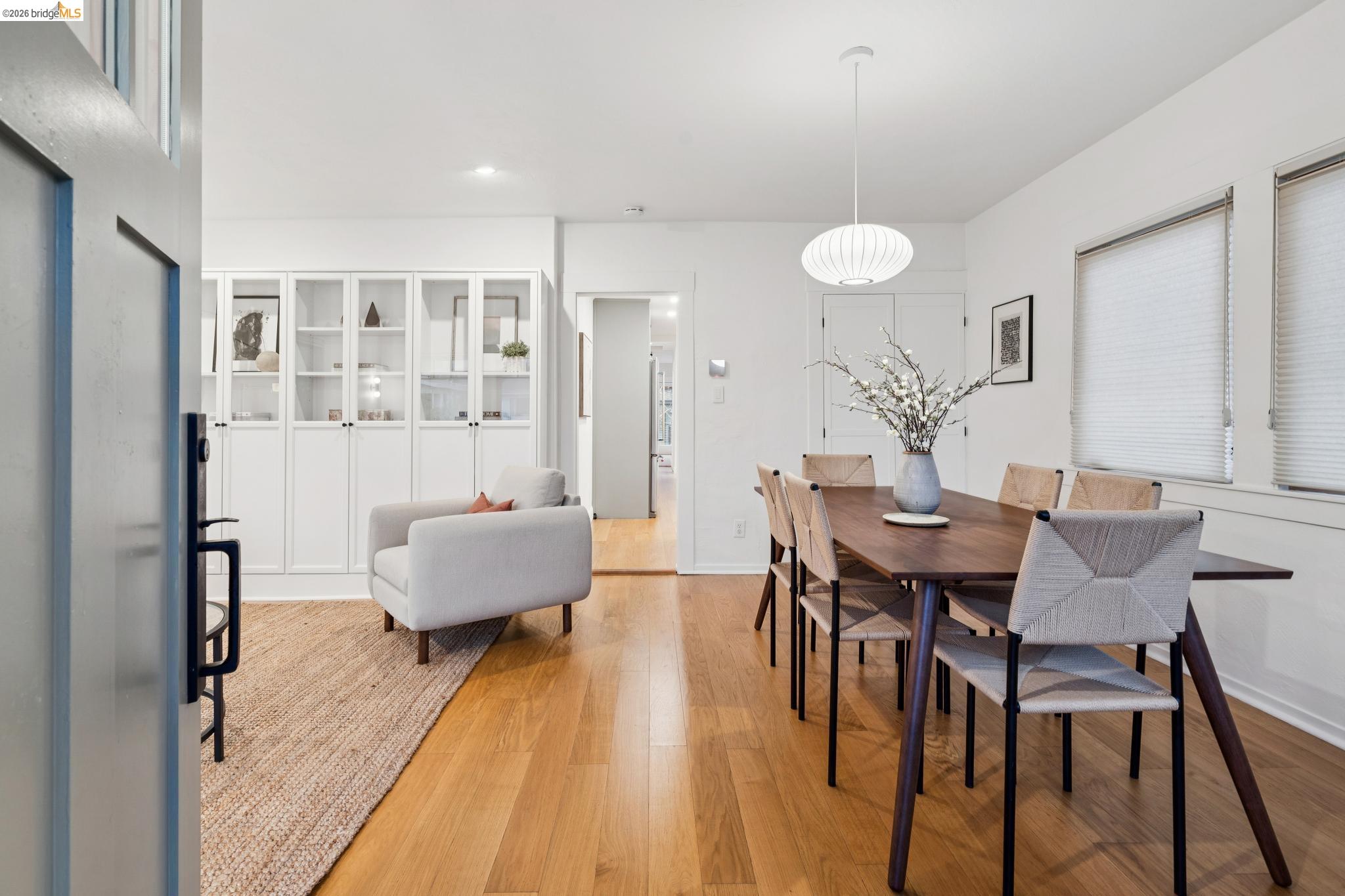 Detail Gallery Image 4 of 29 For 3545 Redding St, Oakland,  CA 94619 - 2 Beds | 2 Baths