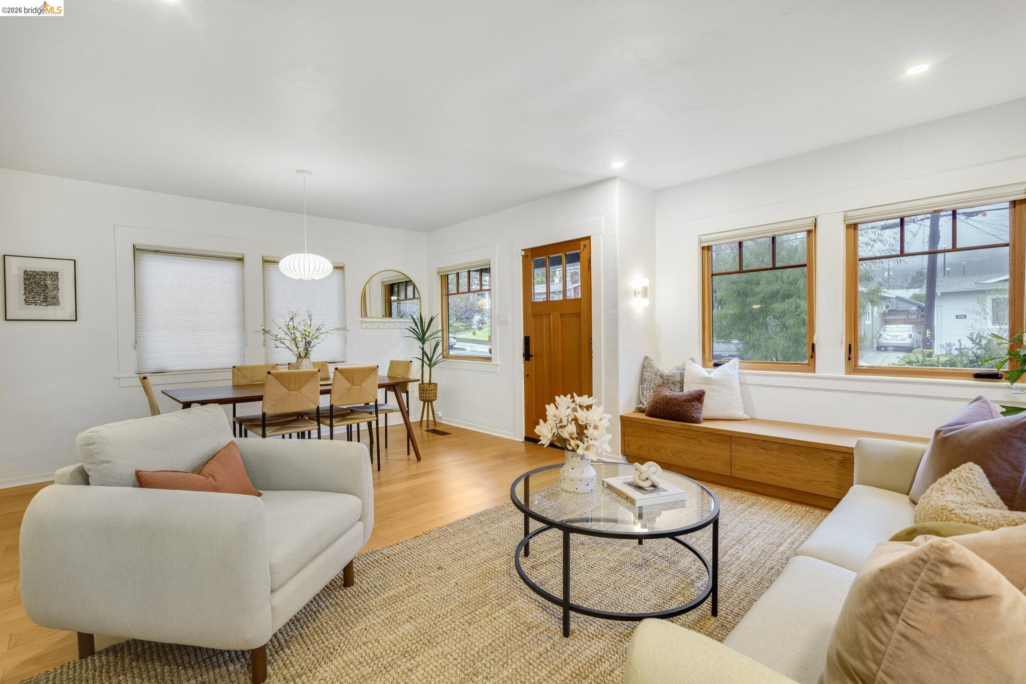 Detail Gallery Image 7 of 29 For 3545 Redding St, Oakland,  CA 94619 - 2 Beds | 2 Baths