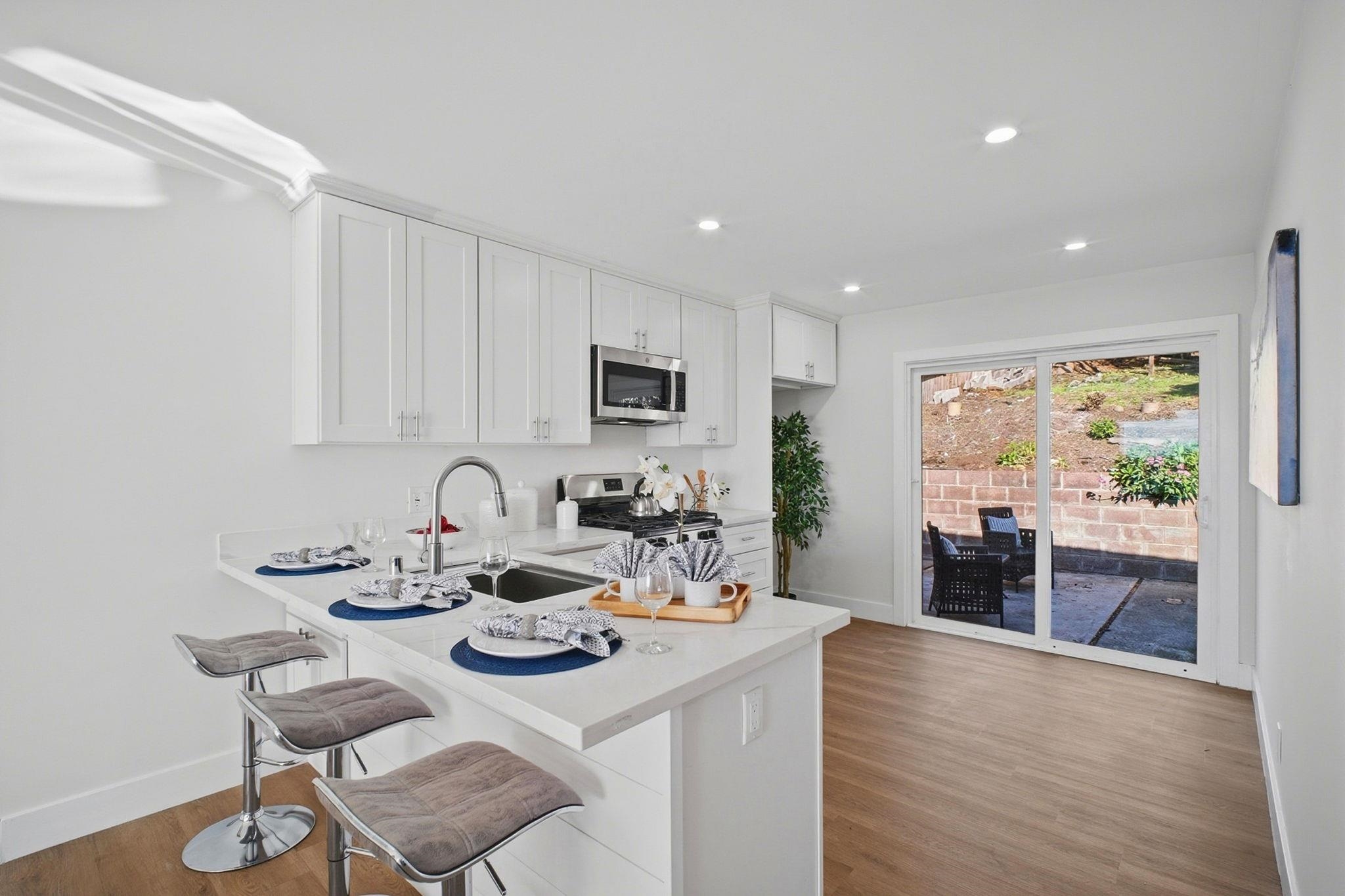 Detail Gallery Image 13 of 40 For 14644 Saturn Dr, San Leandro,  CA 94578 - 5 Beds | 2 Baths