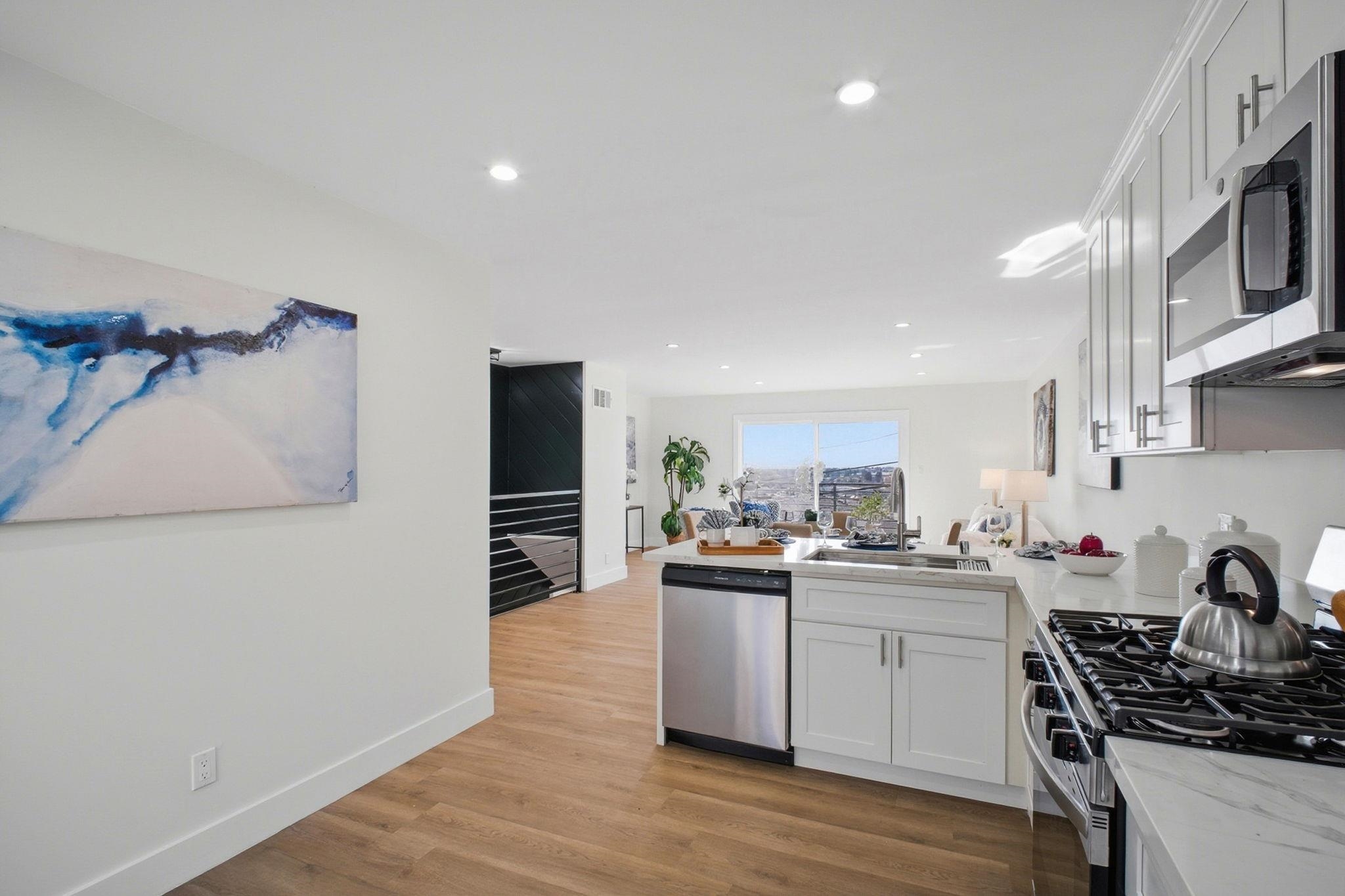 Detail Gallery Image 14 of 40 For 14644 Saturn Dr, San Leandro,  CA 94578 - 5 Beds | 2 Baths