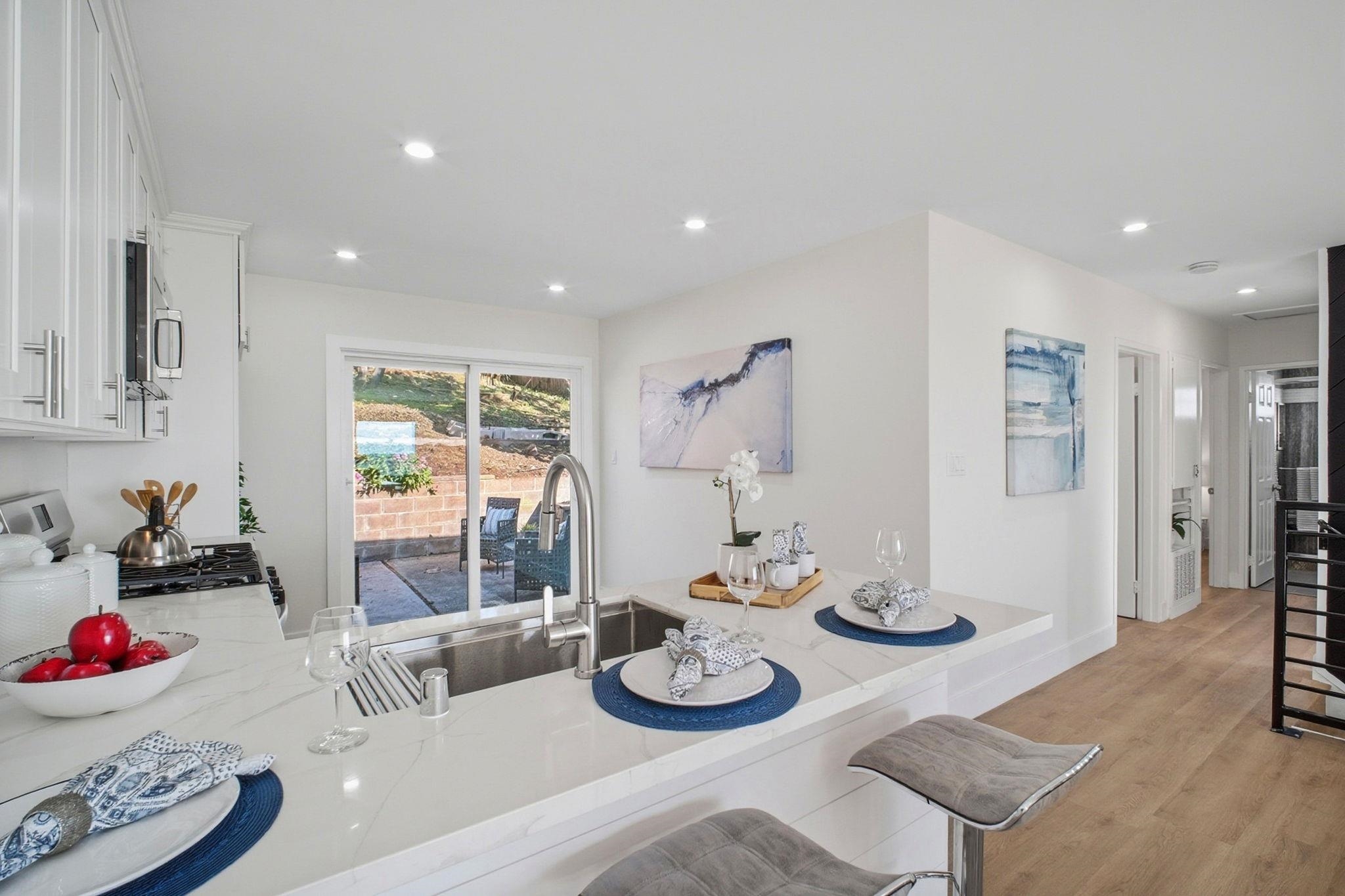 Detail Gallery Image 15 of 40 For 14644 Saturn Dr, San Leandro,  CA 94578 - 5 Beds | 2 Baths