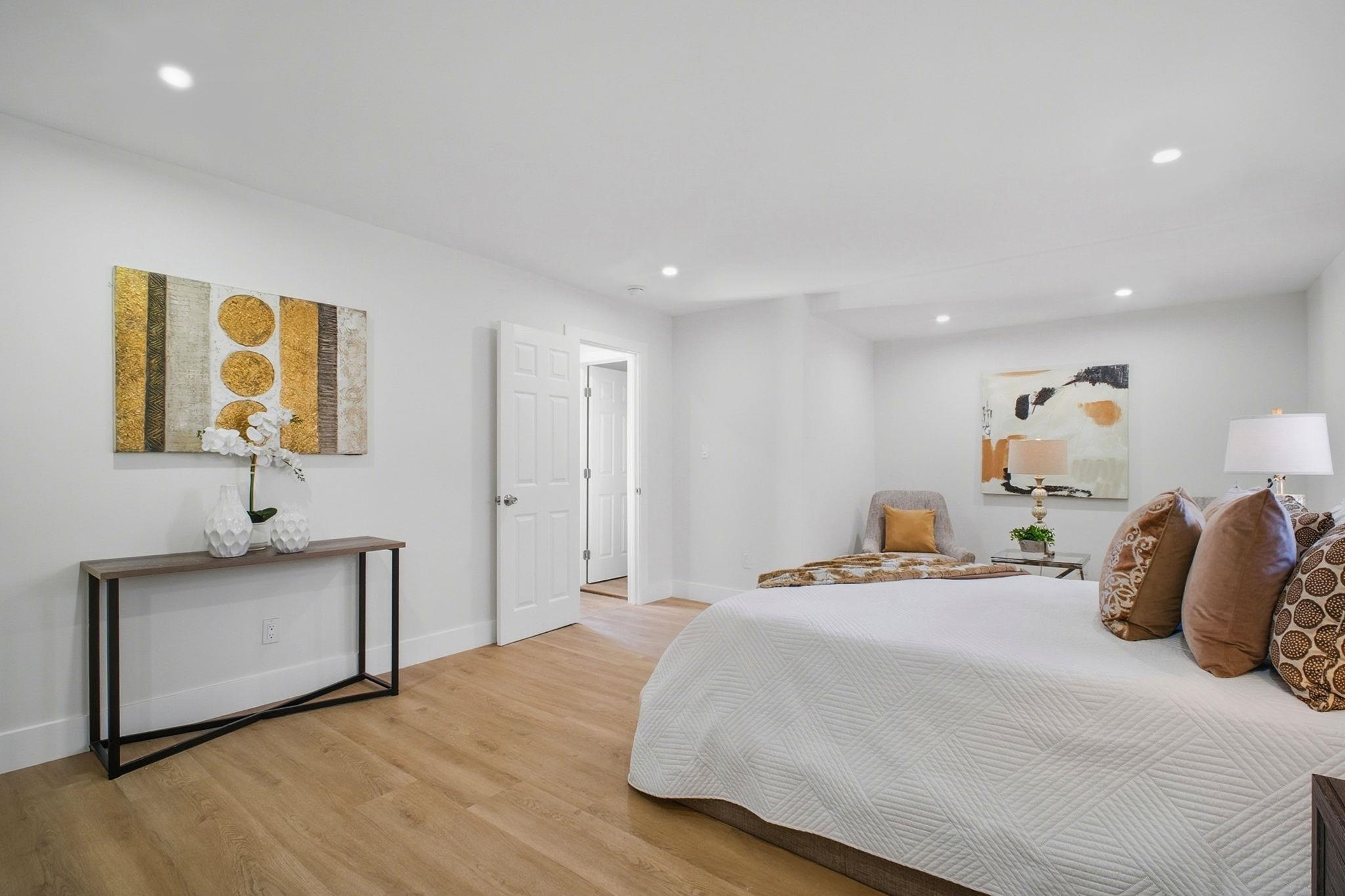 Detail Gallery Image 19 of 40 For 14644 Saturn Dr, San Leandro,  CA 94578 - 5 Beds | 2 Baths