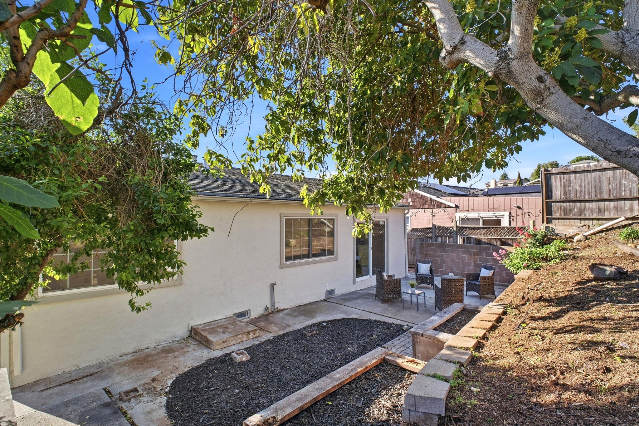 Detail Gallery Image 34 of 40 For 14644 Saturn Dr, San Leandro,  CA 94578 - 5 Beds | 2 Baths