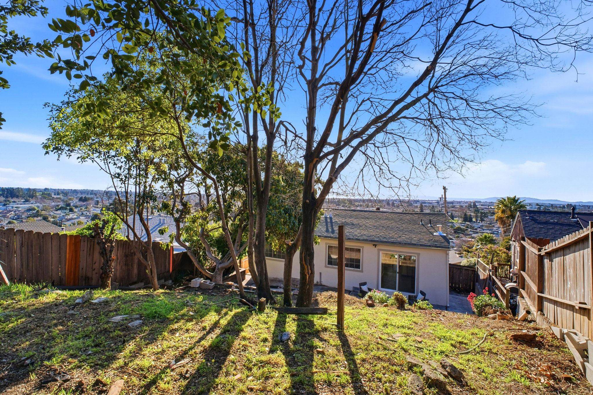 Detail Gallery Image 36 of 40 For 14644 Saturn Dr, San Leandro,  CA 94578 - 5 Beds | 2 Baths