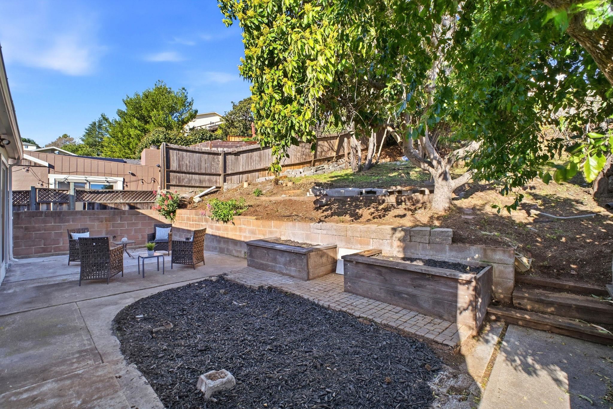 Detail Gallery Image 37 of 40 For 14644 Saturn Dr, San Leandro,  CA 94578 - 5 Beds | 2 Baths