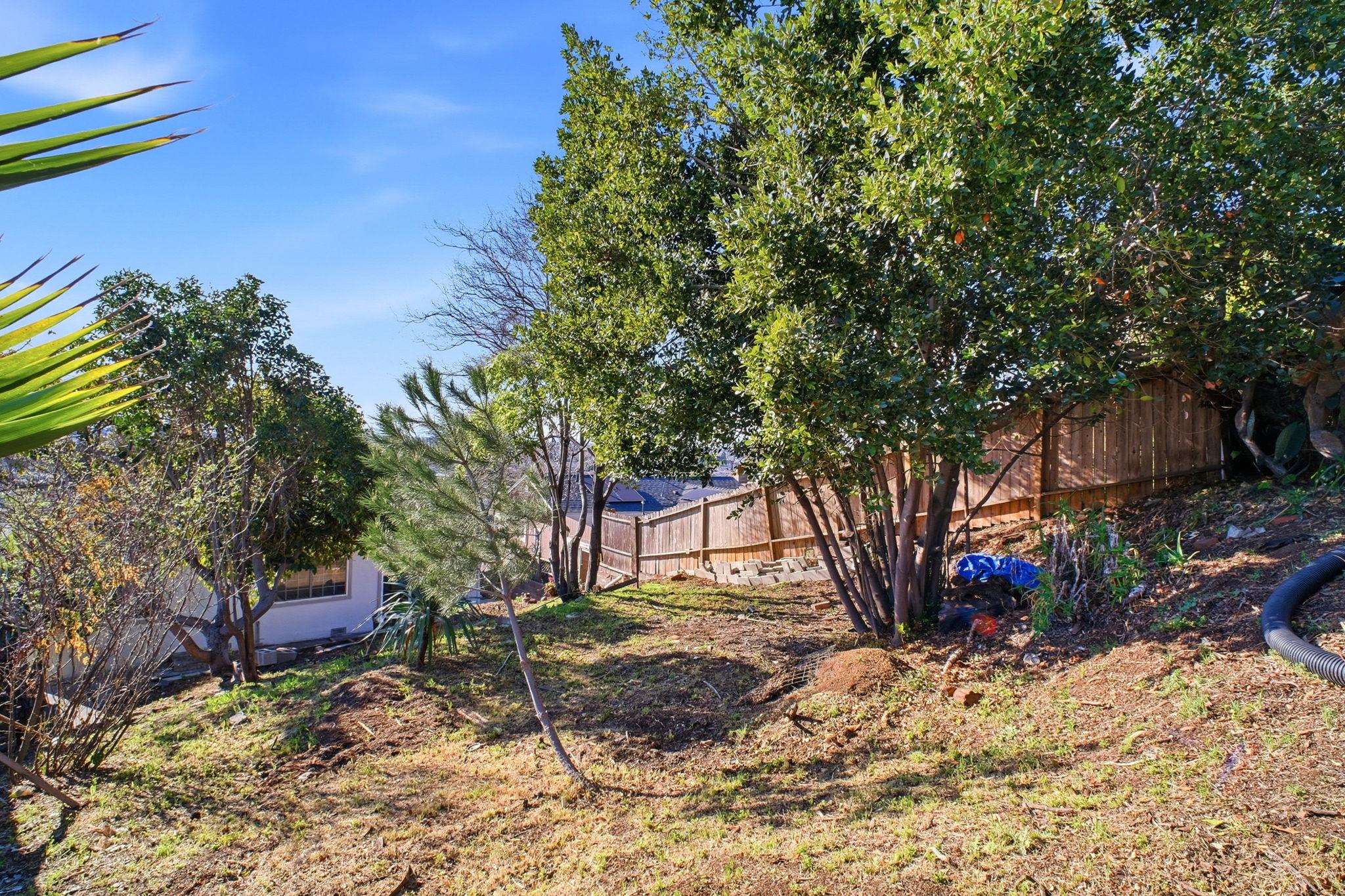 Detail Gallery Image 38 of 40 For 14644 Saturn Dr, San Leandro,  CA 94578 - 5 Beds | 2 Baths