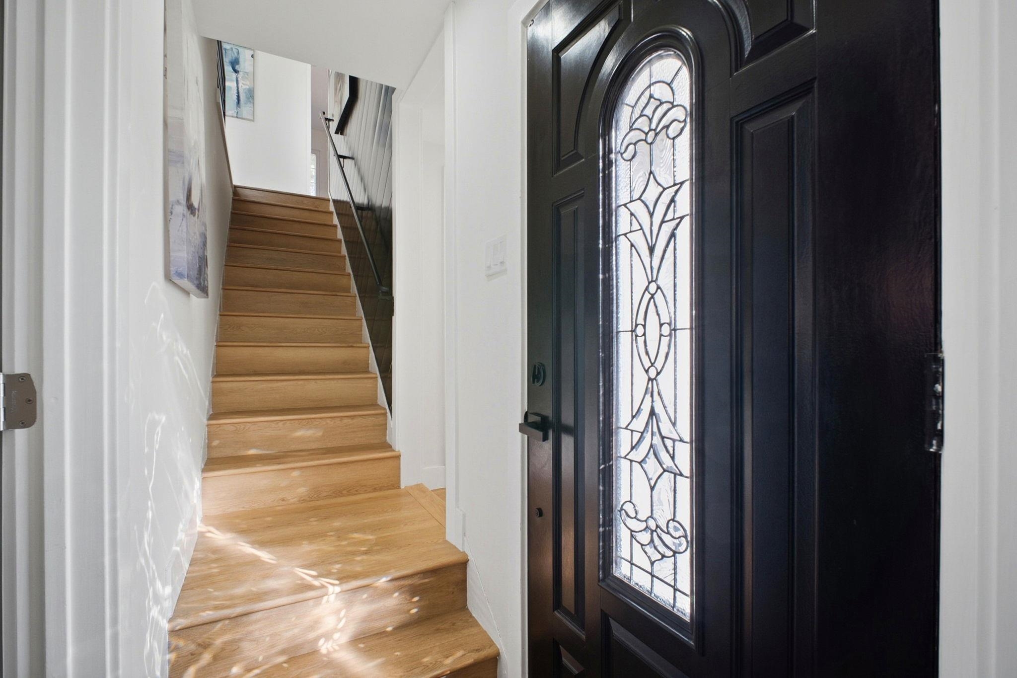 Detail Gallery Image 6 of 40 For 14644 Saturn Dr, San Leandro,  CA 94578 - 5 Beds | 2 Baths