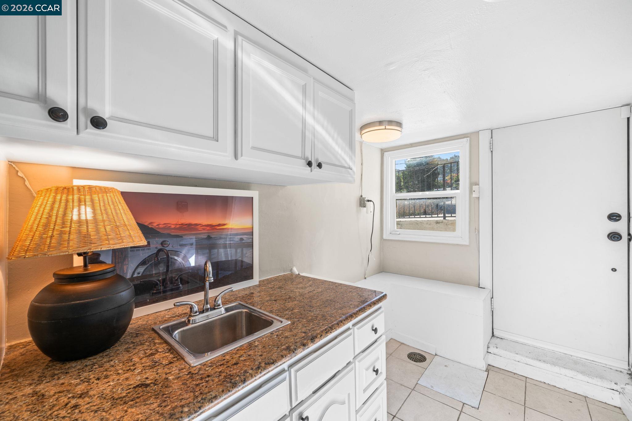 Detail Gallery Image 16 of 34 For 3649 Shone Ave, Oakland,  CA 94605 - 2 Beds | 2 Baths