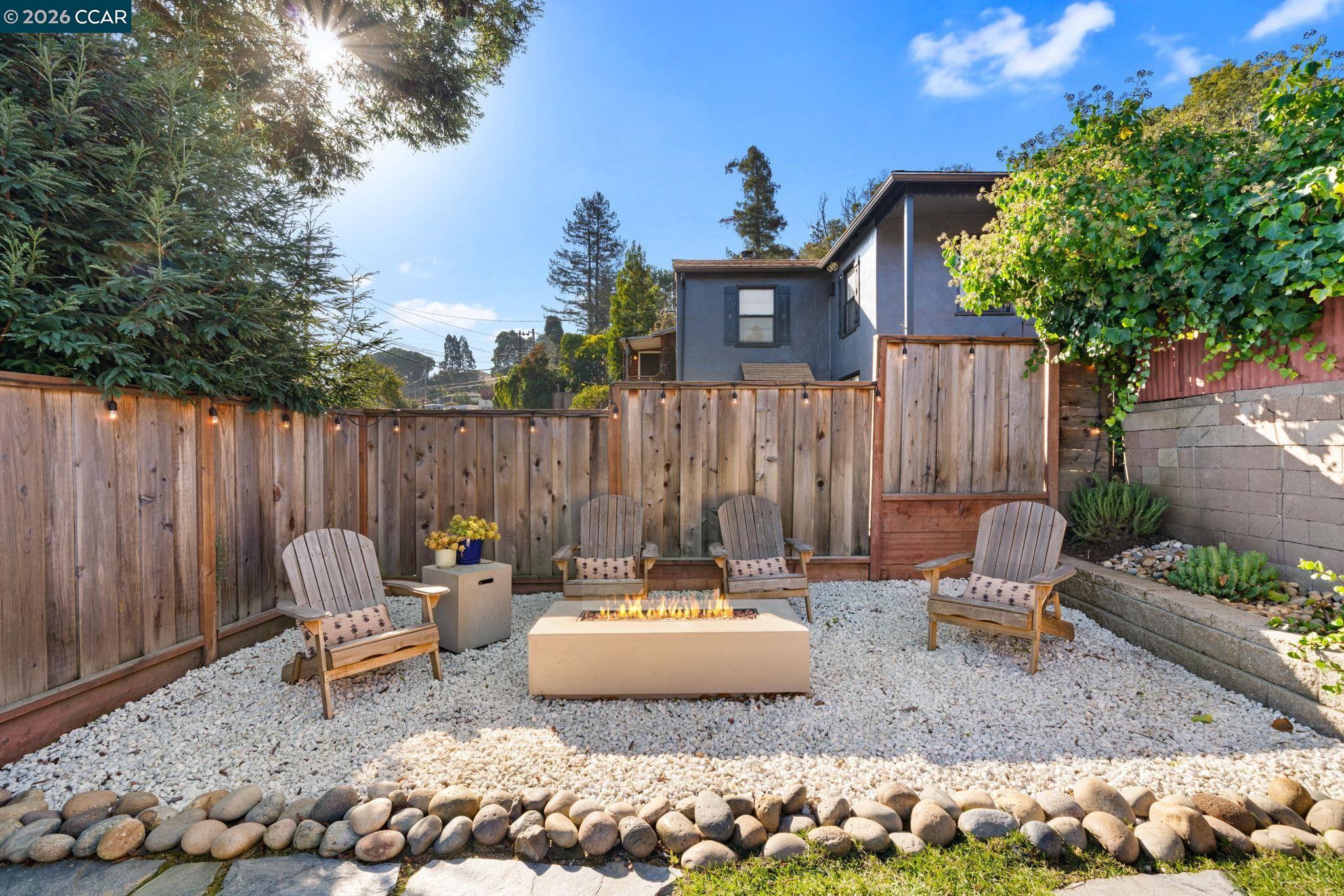 Detail Gallery Image 28 of 34 For 3649 Shone Ave, Oakland,  CA 94605 - 2 Beds | 2 Baths