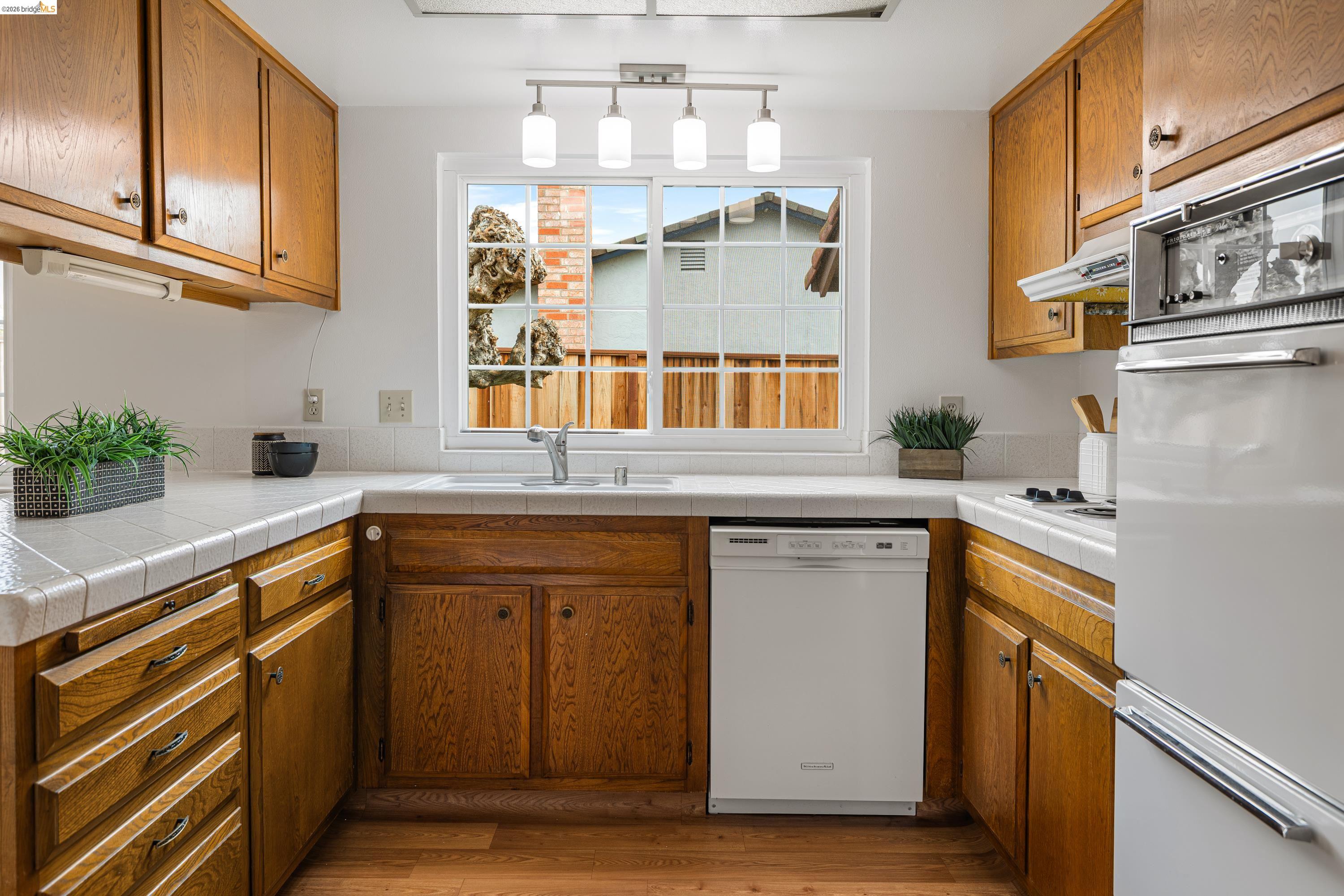 Detail Gallery Image 28 of 59 For 1631 Limewood Pl, Pittsburg,  CA 94565 - 3 Beds | 2 Baths