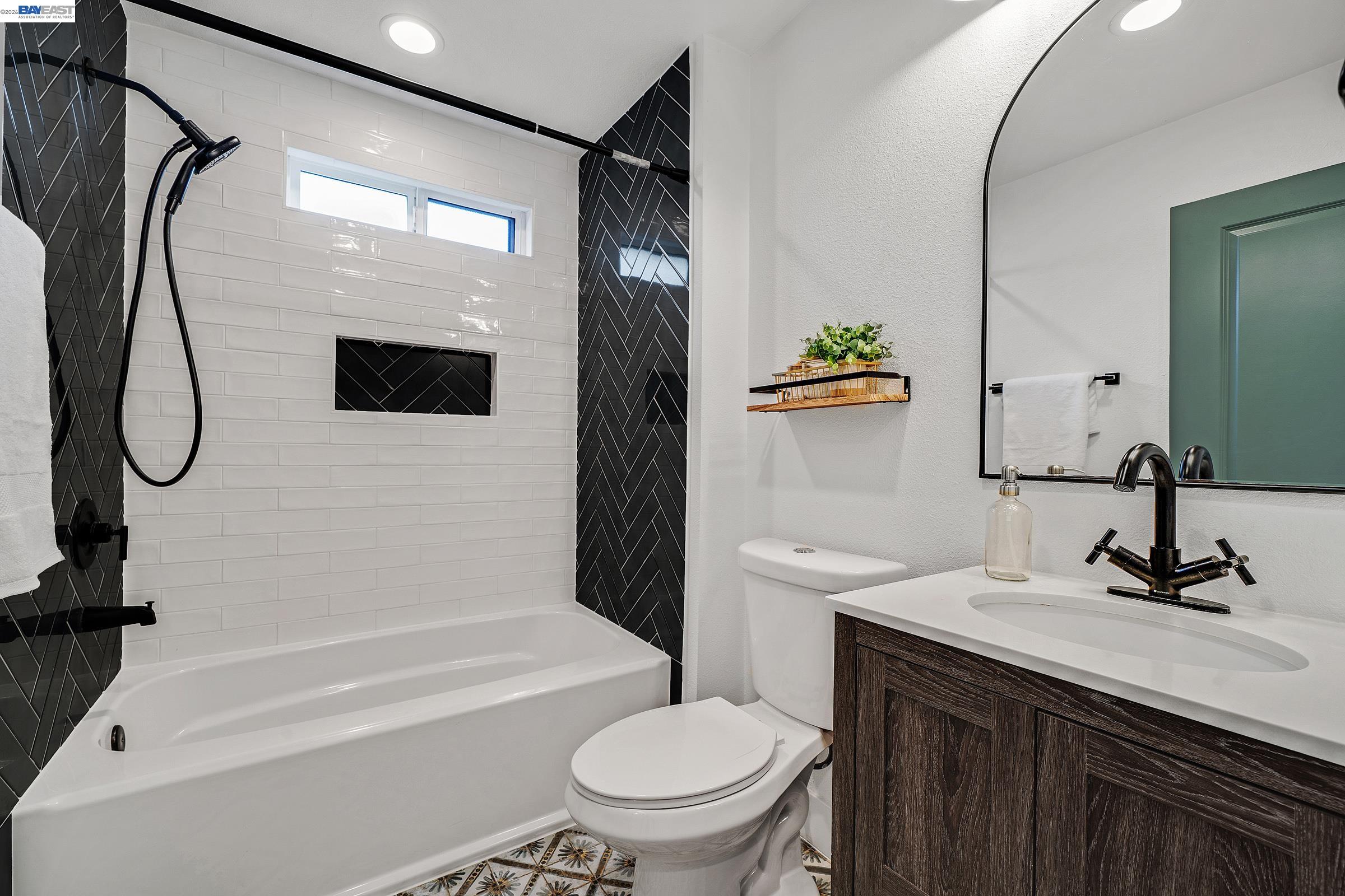 Detail Gallery Image 19 of 34 For 1861 Linden St, Livermore,  CA 94551 - 4 Beds | 3 Baths