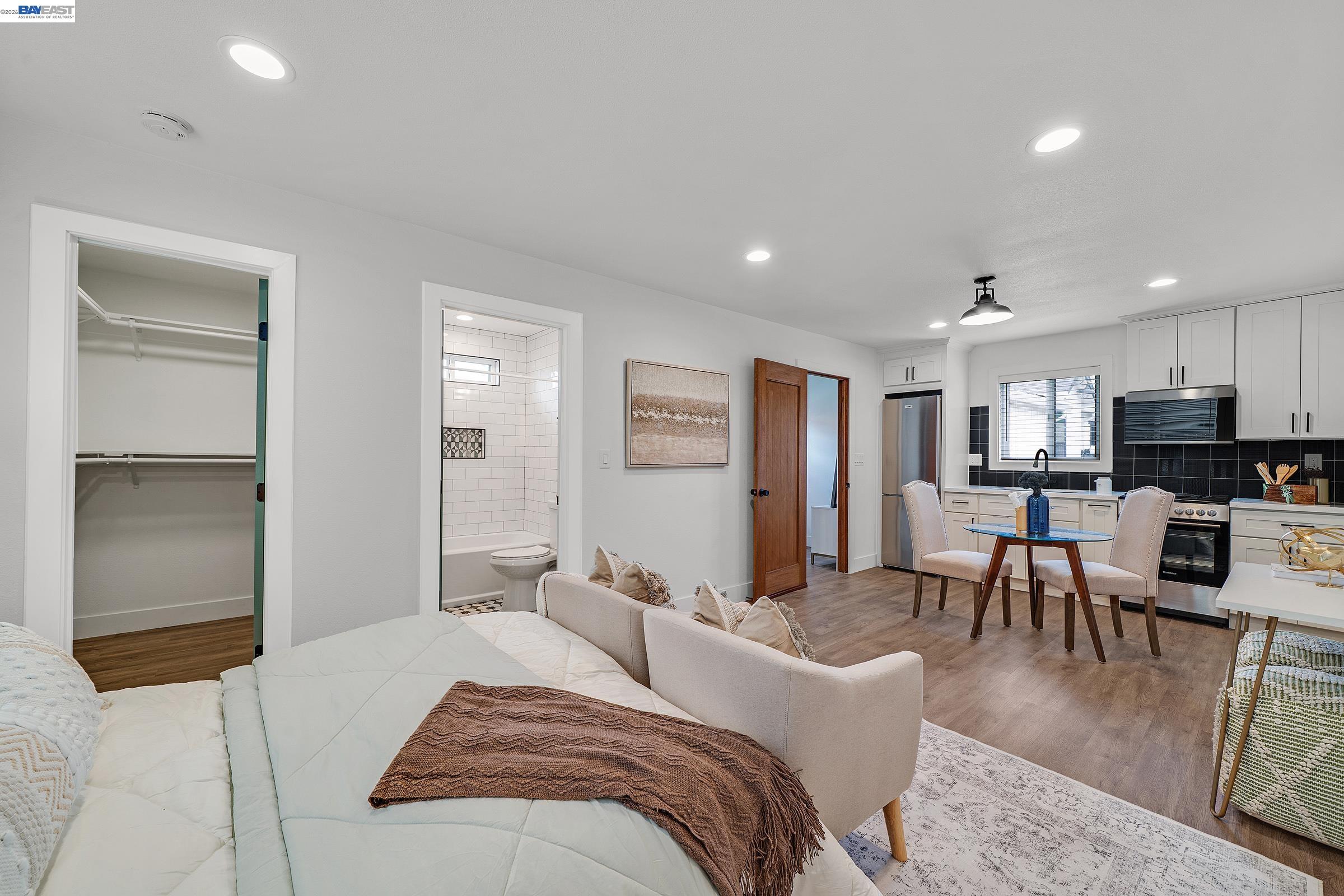 Detail Gallery Image 23 of 34 For 1861 Linden St, Livermore,  CA 94551 - 4 Beds | 3 Baths