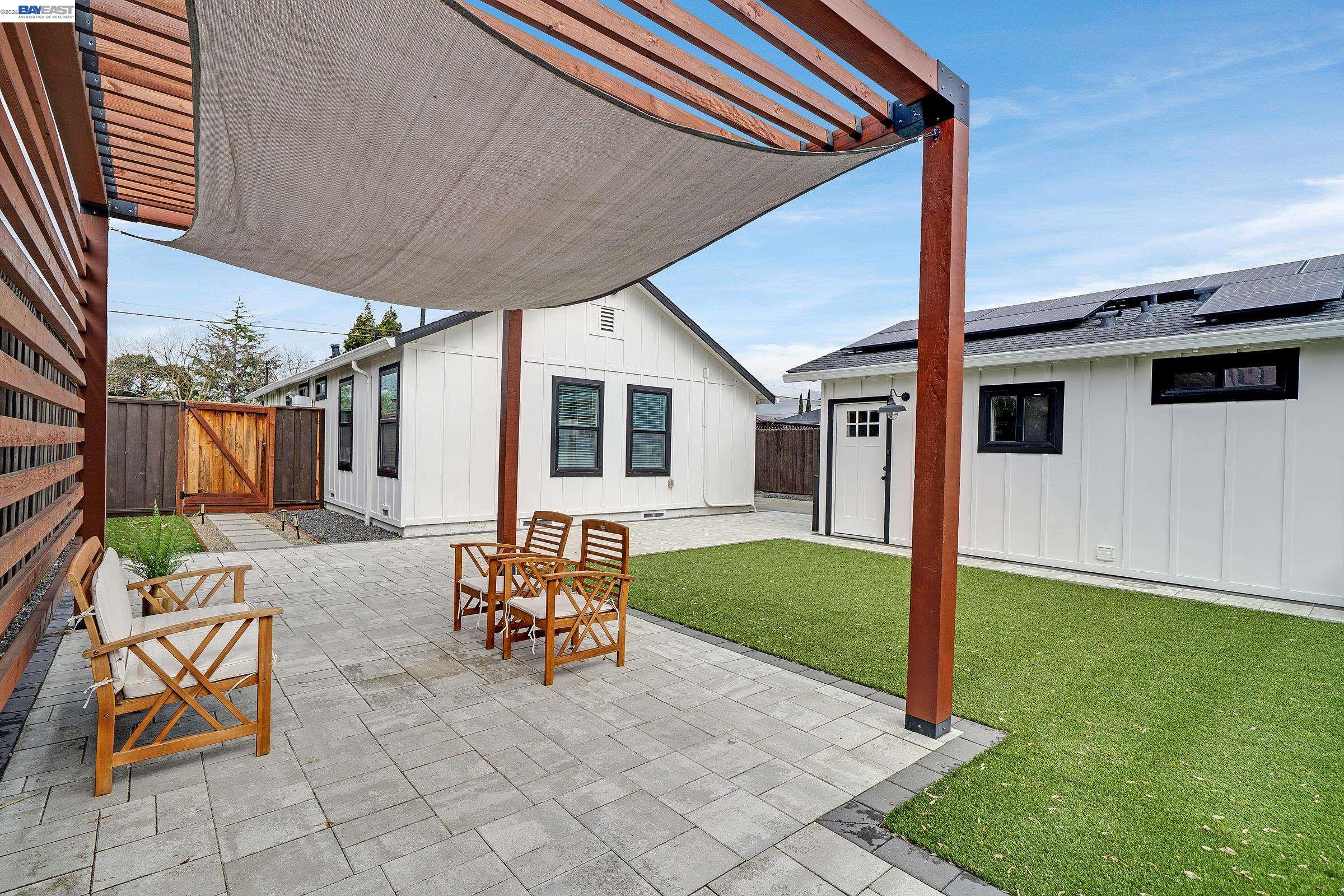 Detail Gallery Image 30 of 34 For 1861 Linden St, Livermore,  CA 94551 - 4 Beds | 3 Baths