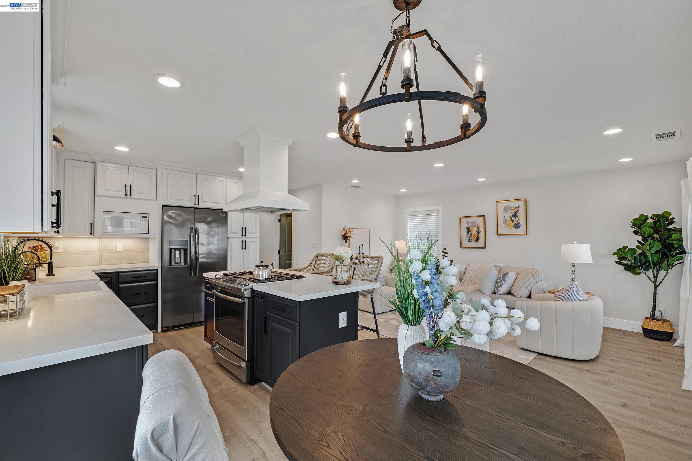 Detail Gallery Image 10 of 34 For 1861 Linden St, Livermore,  CA 94551 - 4 Beds | 3 Baths