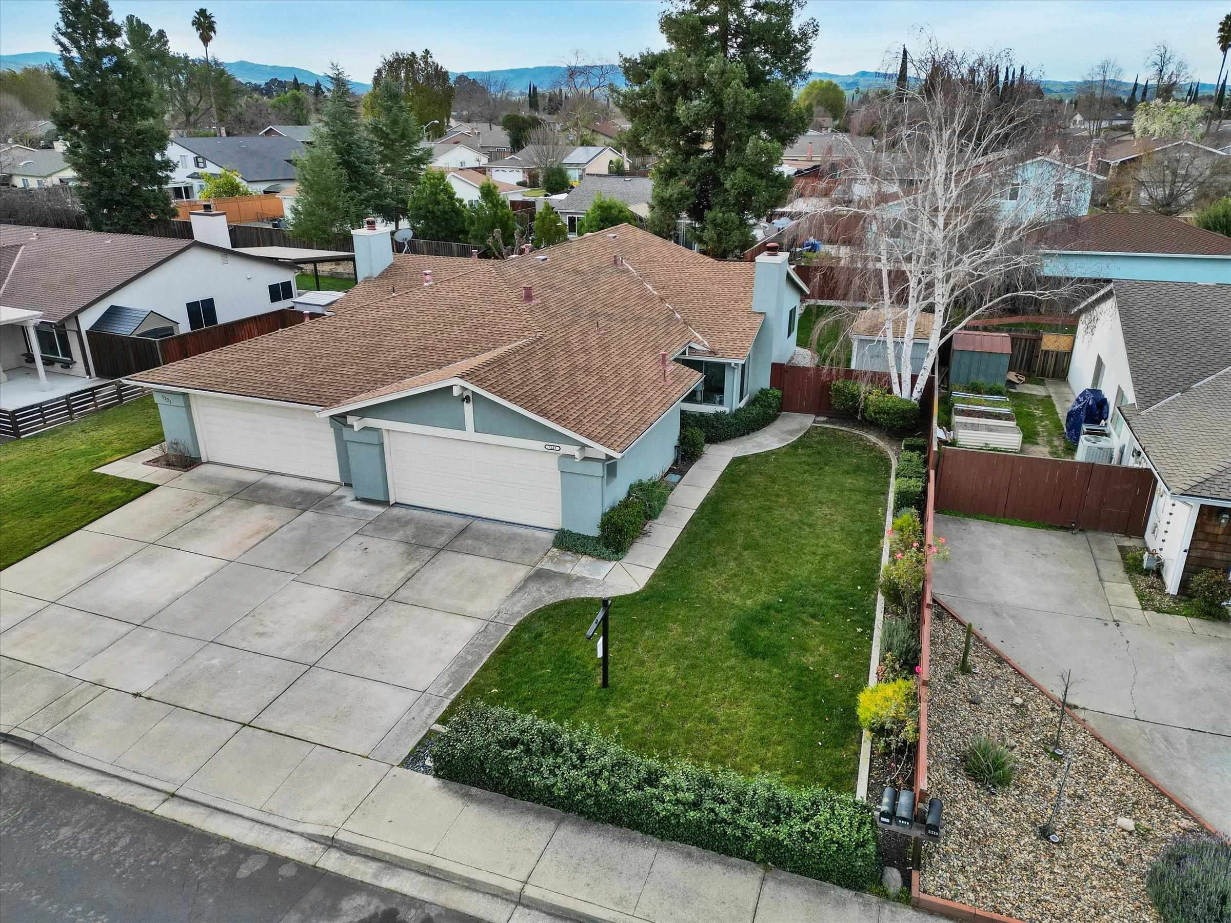 Detail Gallery Image 2 of 57 For 5221 Lenore Ave, Livermore,  CA 94550 - 3 Beds | 2 Baths