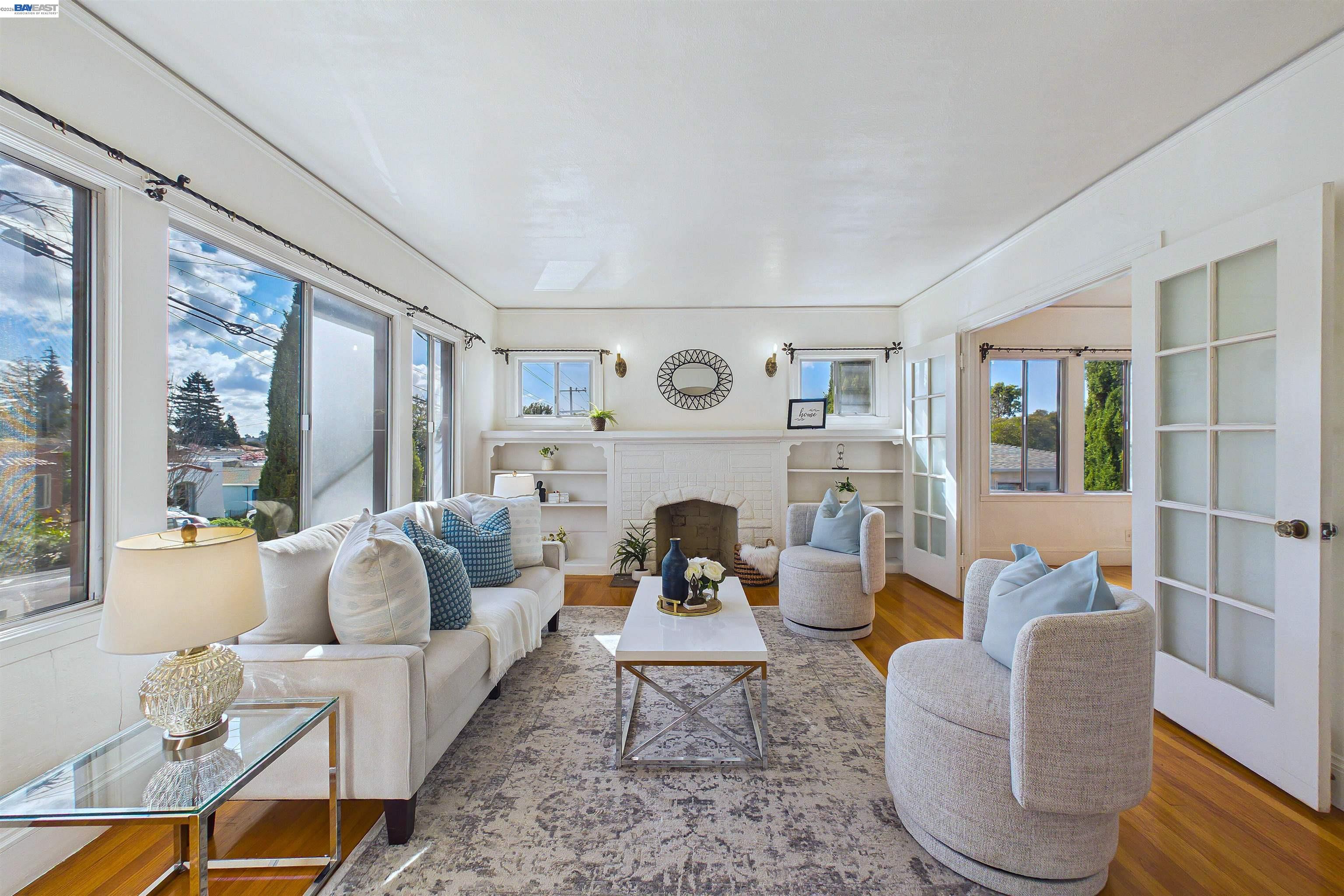 Detail Gallery Image 2 of 60 For 1066 Peralta Ave, Albany,  CA 94706 - 2 Beds | 2 Baths