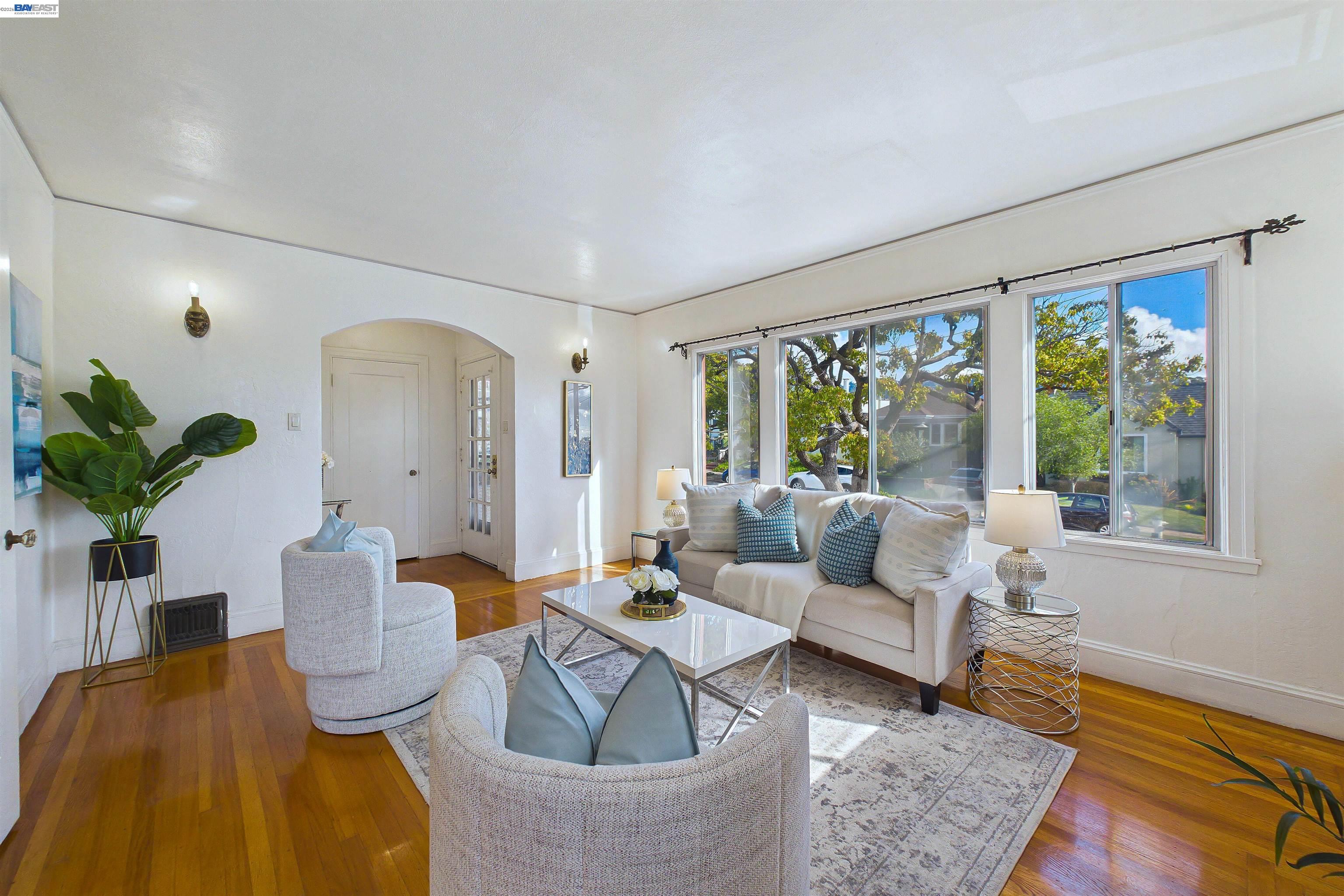 Detail Gallery Image 15 of 60 For 1066 Peralta Ave, Albany,  CA 94706 - 2 Beds | 2 Baths