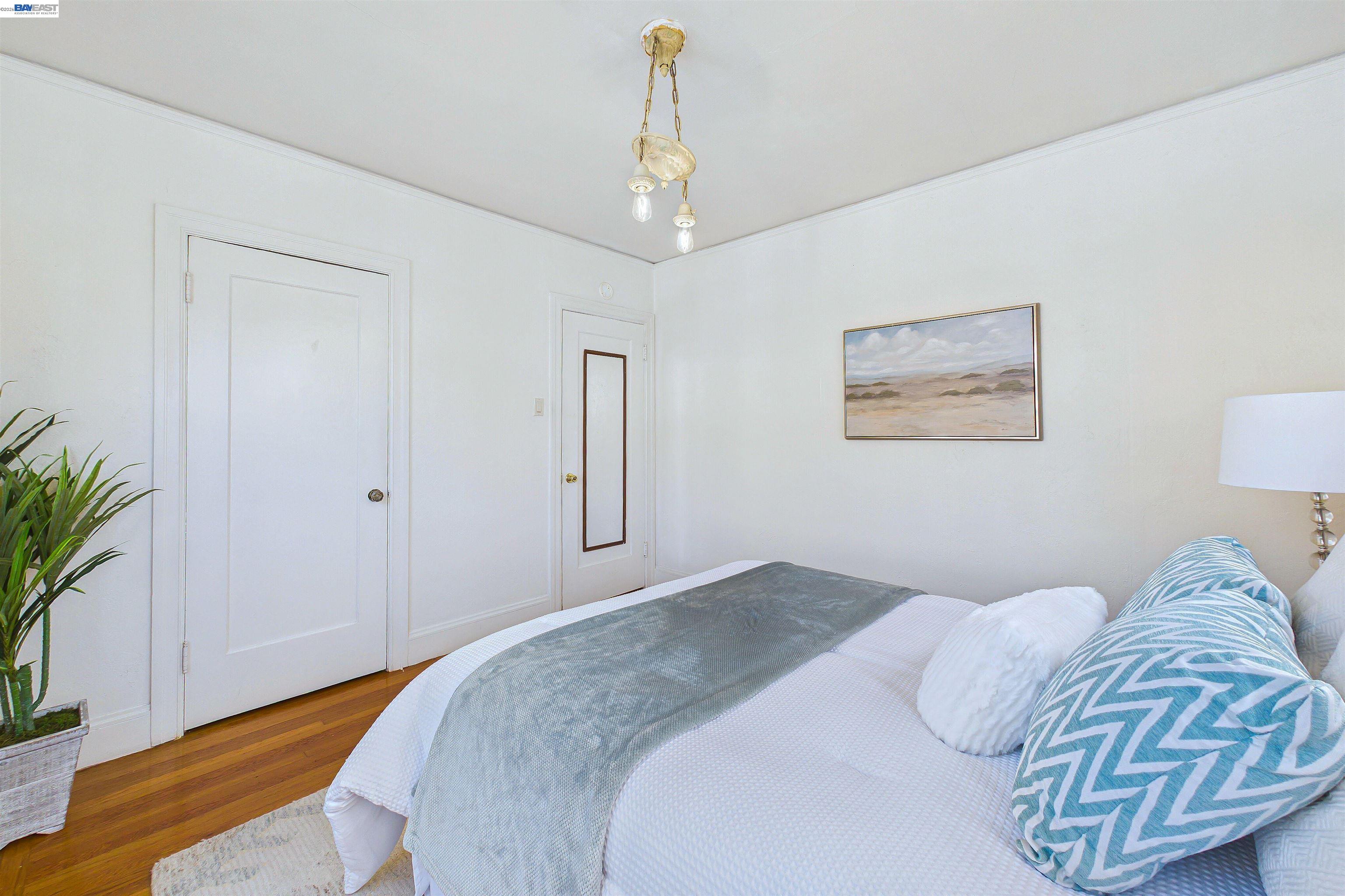 Detail Gallery Image 31 of 60 For 1066 Peralta Ave, Albany,  CA 94706 - 2 Beds | 2 Baths