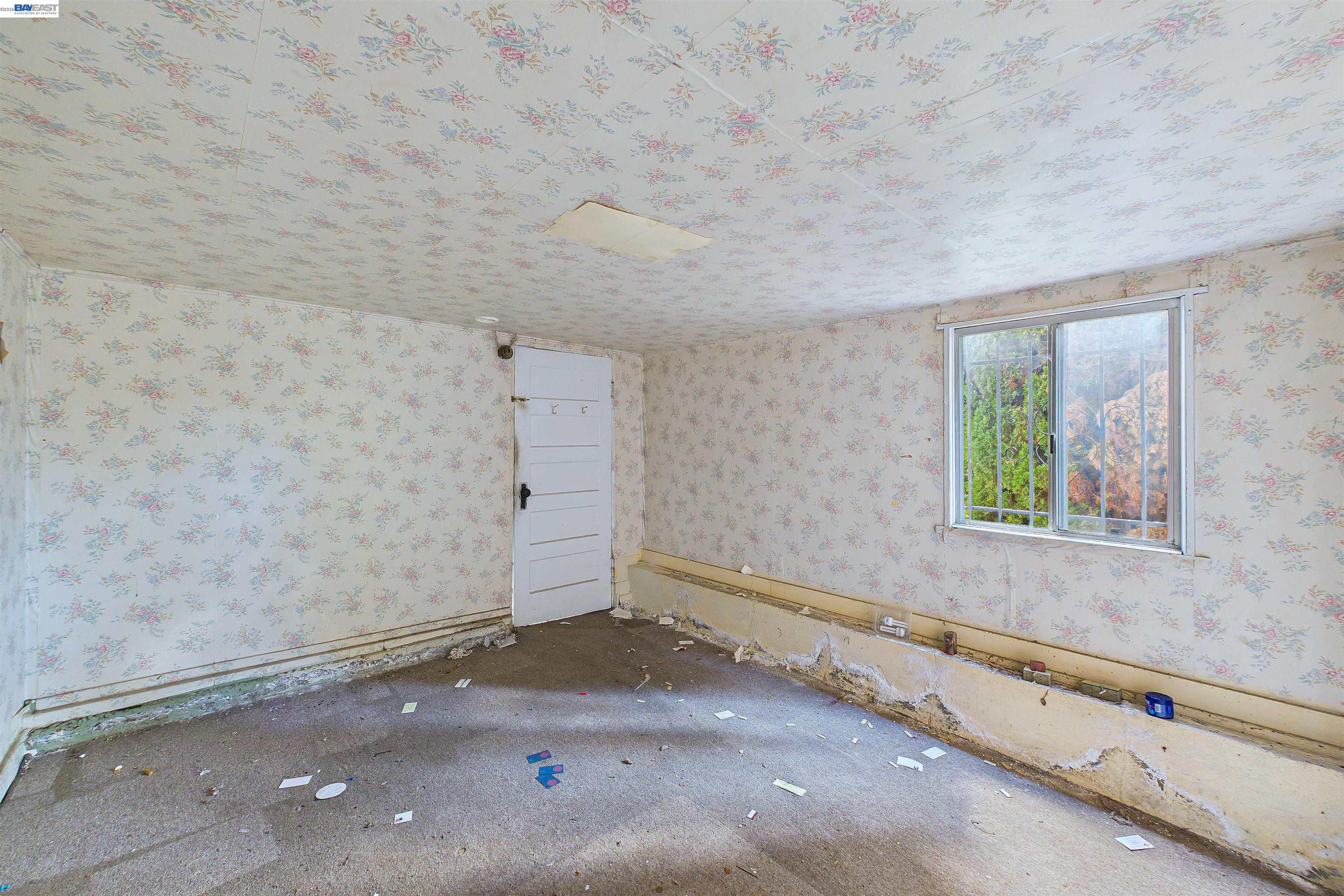 Detail Gallery Image 38 of 60 For 1066 Peralta Ave, Albany,  CA 94706 - 2 Beds | 2 Baths