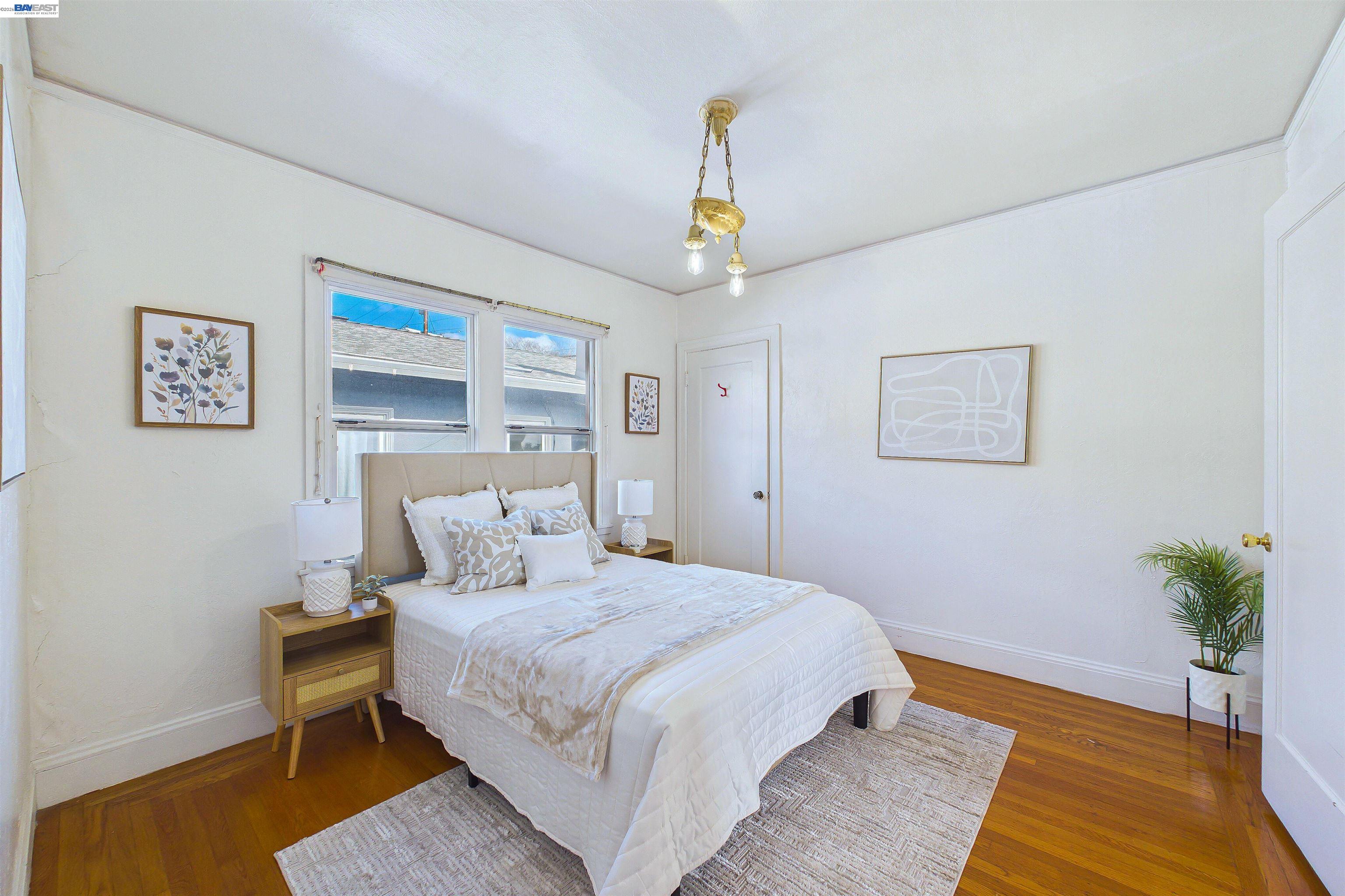 Detail Gallery Image 5 of 60 For 1066 Peralta Ave, Albany,  CA 94706 - 2 Beds | 2 Baths